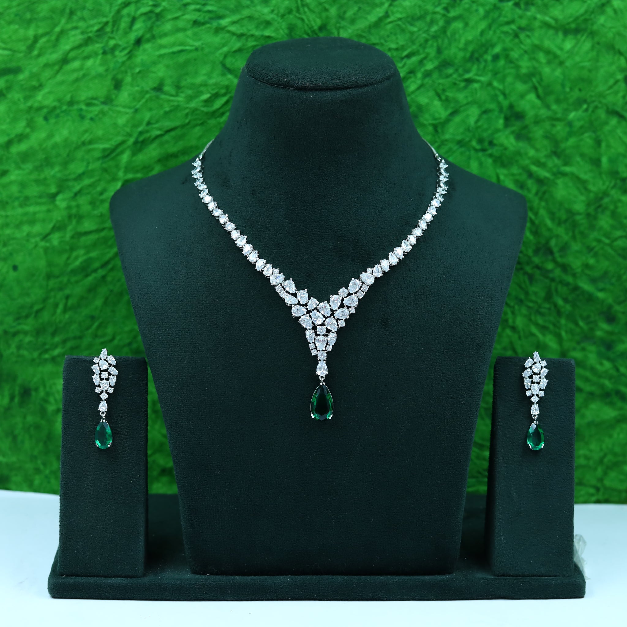 Round Neck Zircon/AD Necklace Set 10807-69