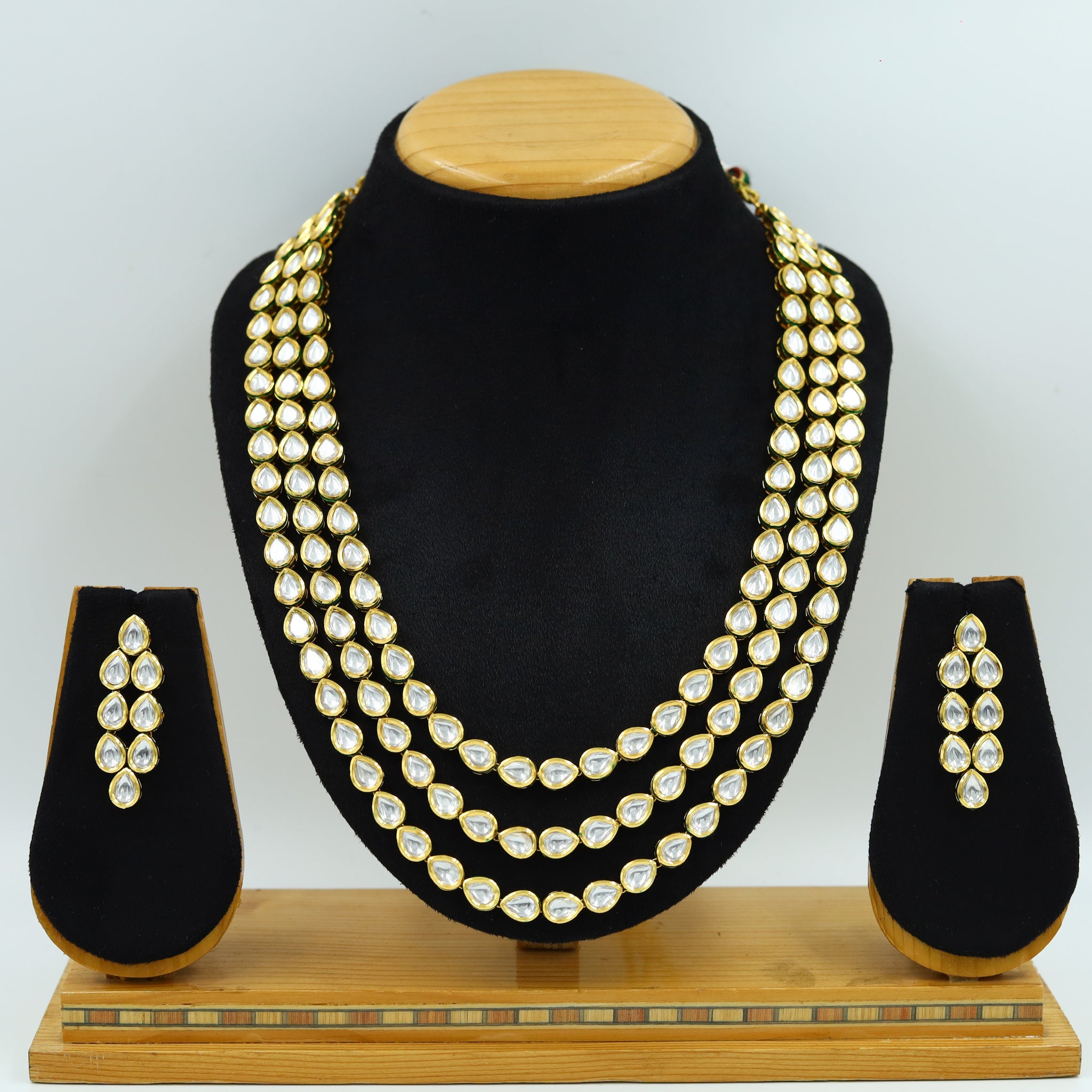 Round Neck Kundan Necklace Set 6371-28