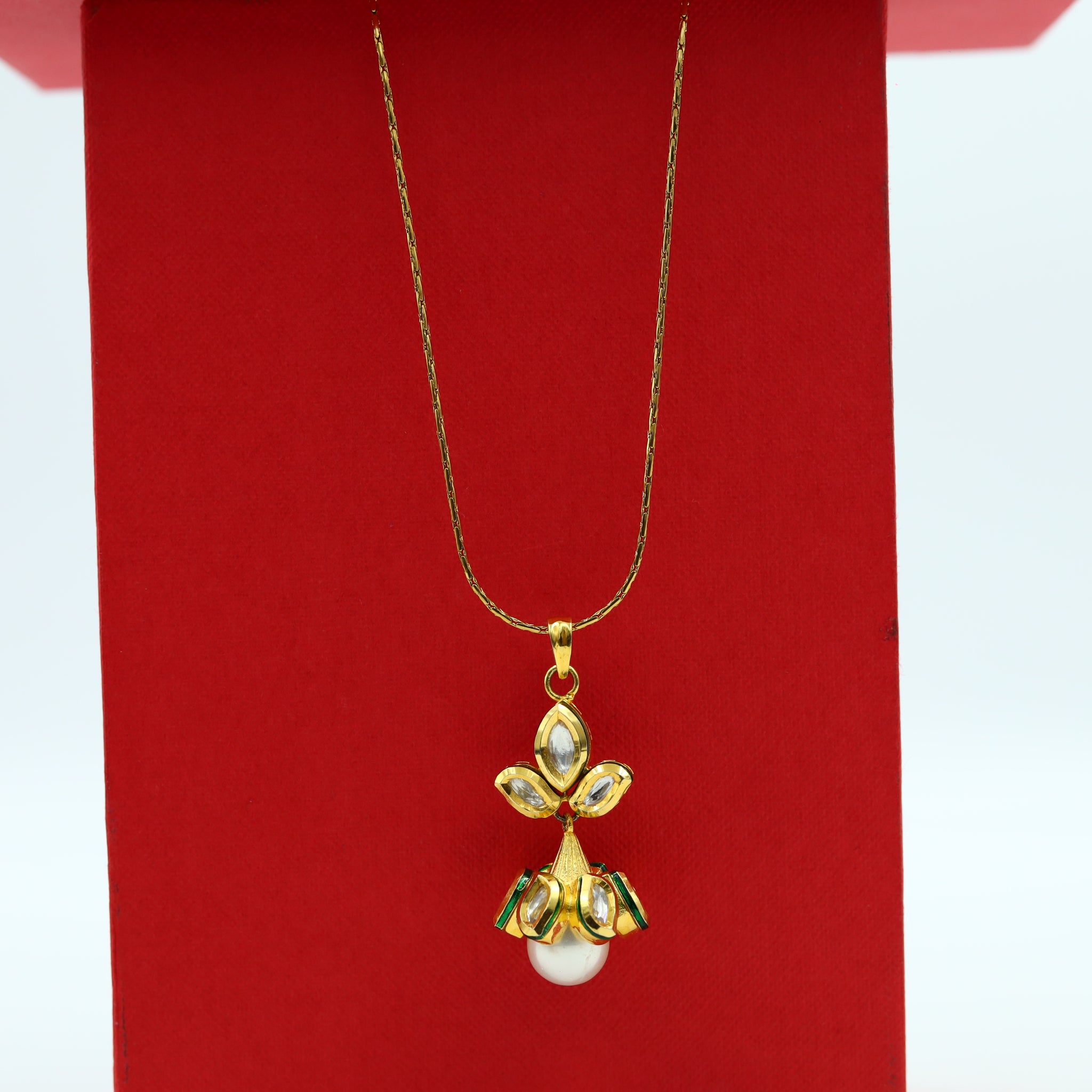 White Kundan Pendant Set 13700-0771