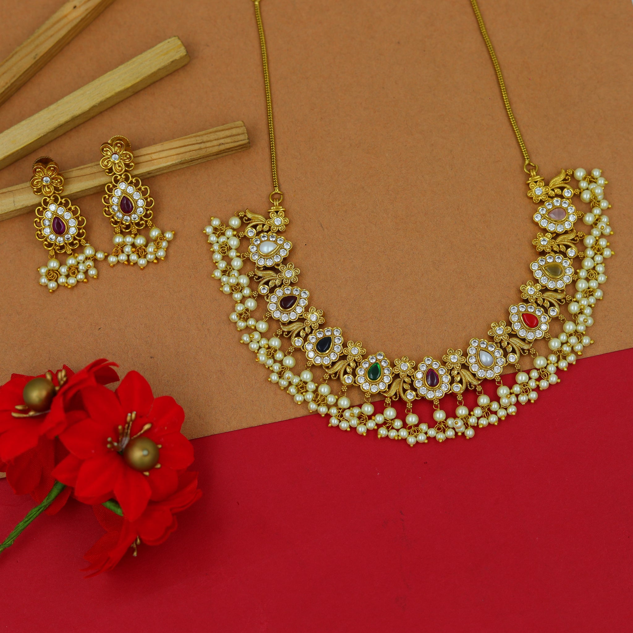 Round Neck Gold Look Necklace Set 8346-31