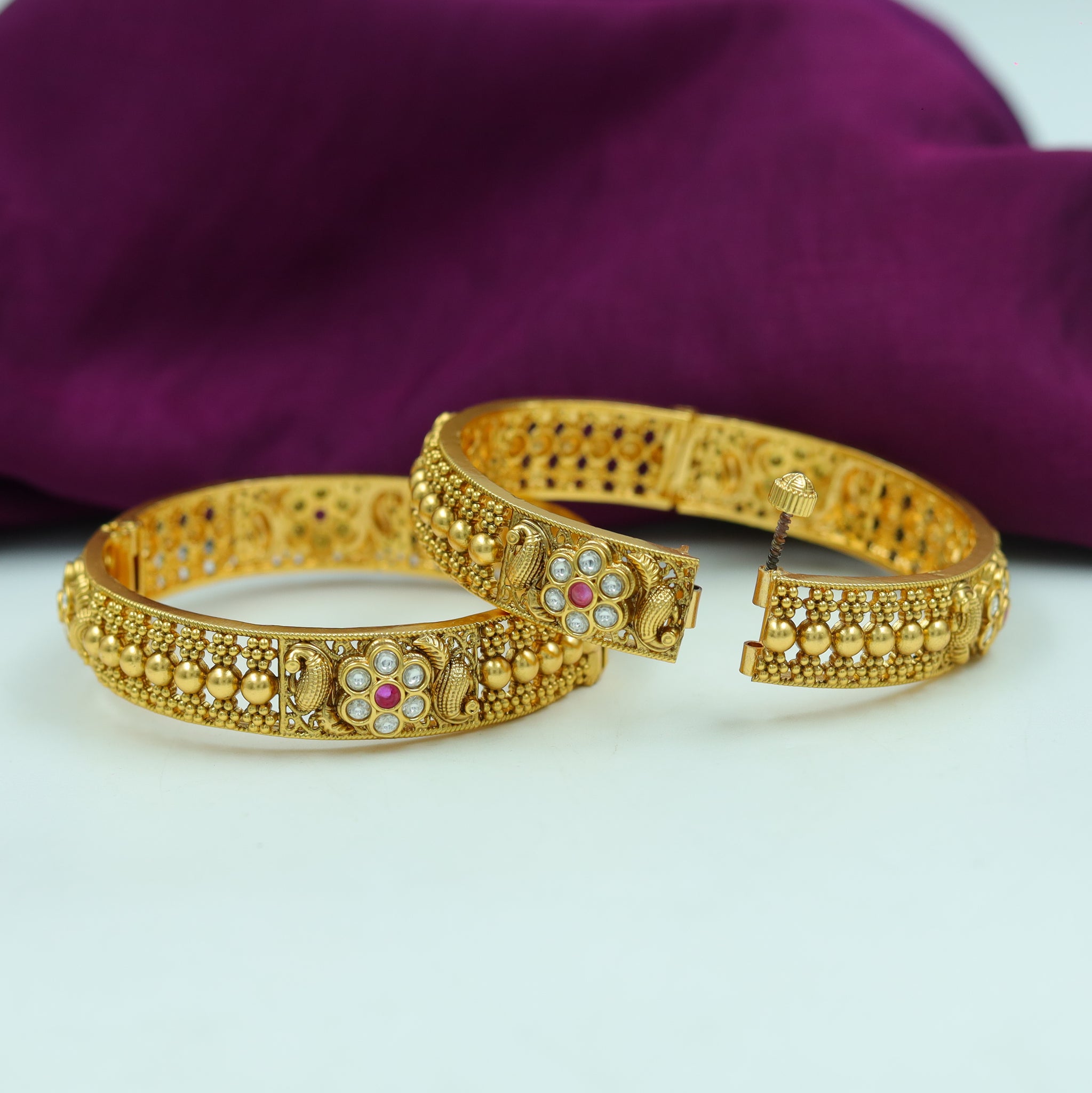 Antique Gold Bangles/Kada 15822-28