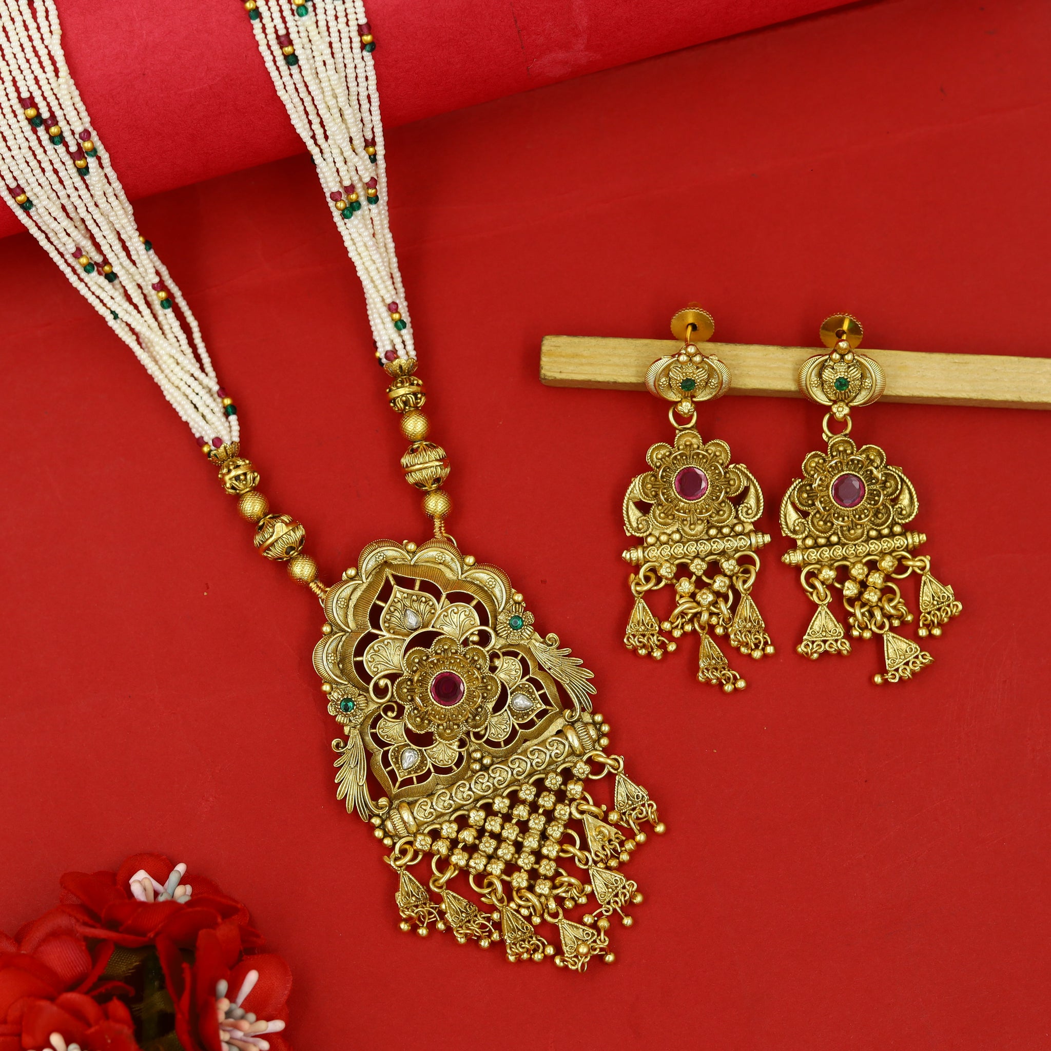 Designer Antique Gold Plated Pendant Set 15519-06