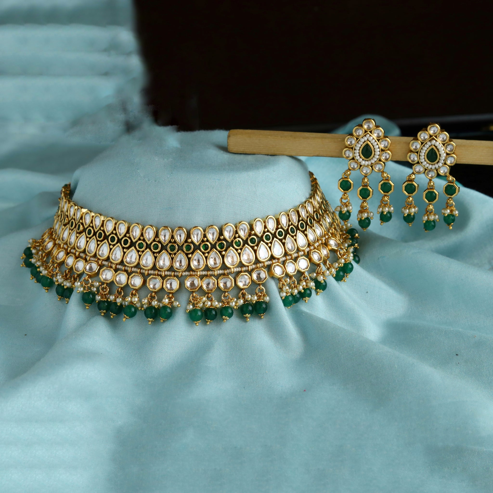 Choker Kundan Necklace Set 13554-28