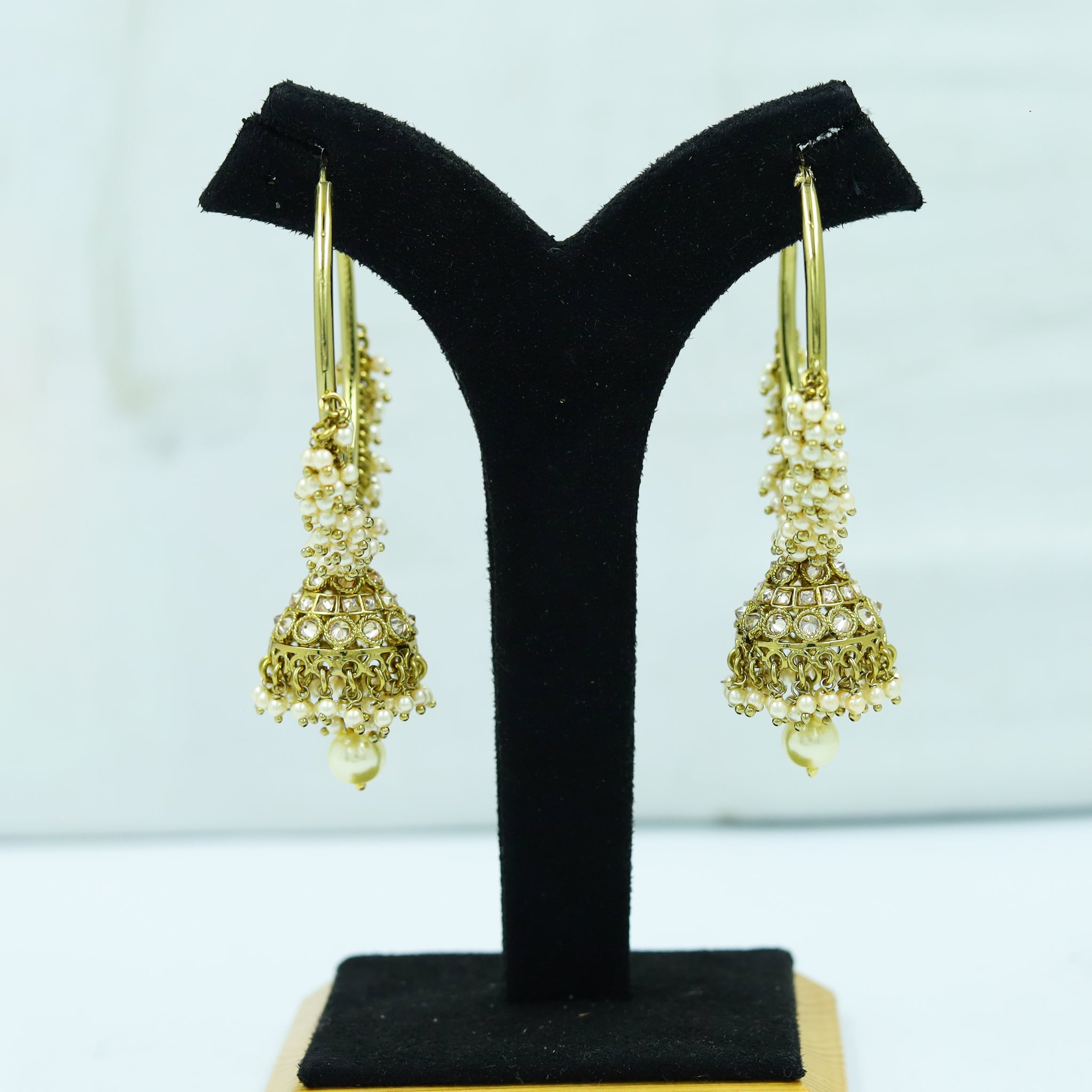 White Antique Earrings 9617-4580