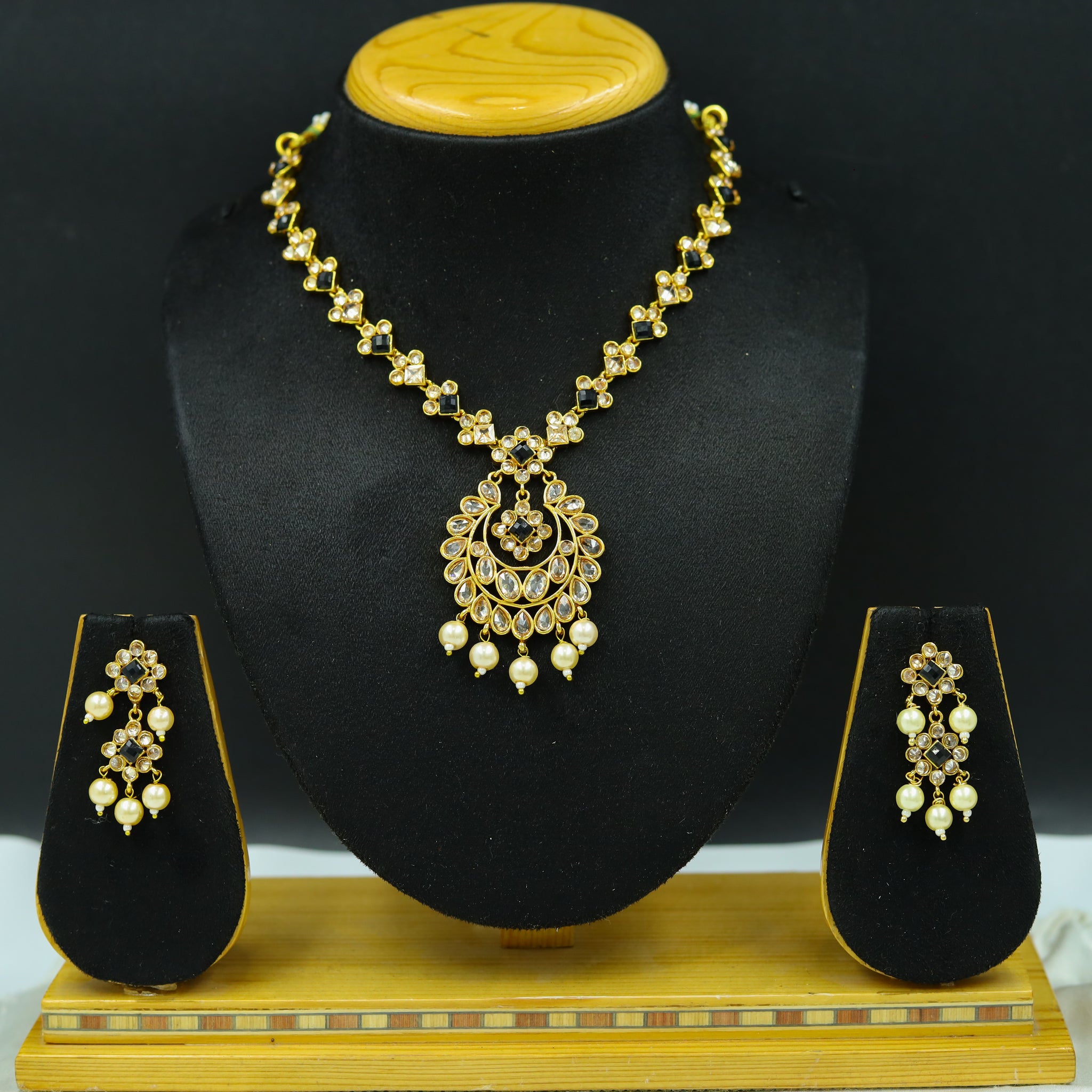 Black Gold Look Necklace Set 11002-6844