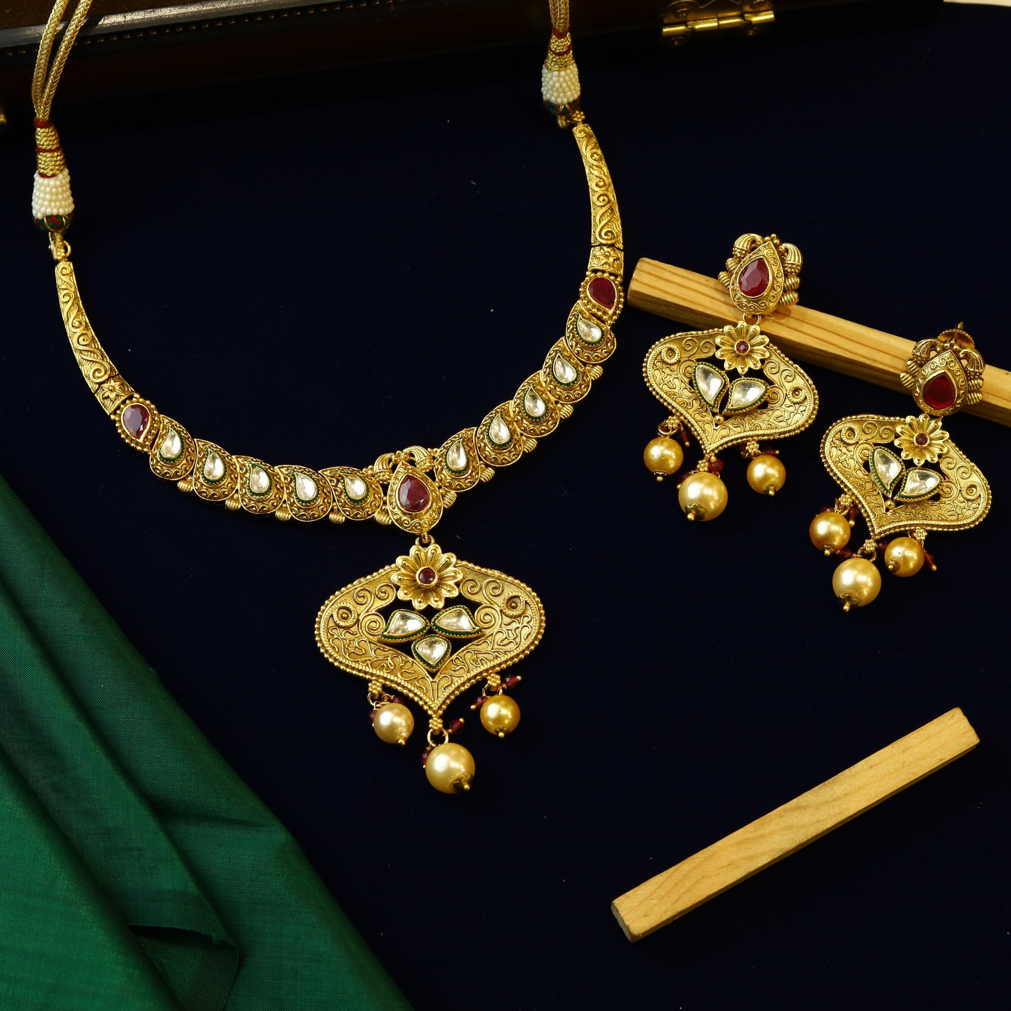 Ruby Green Gold Look Necklace Set