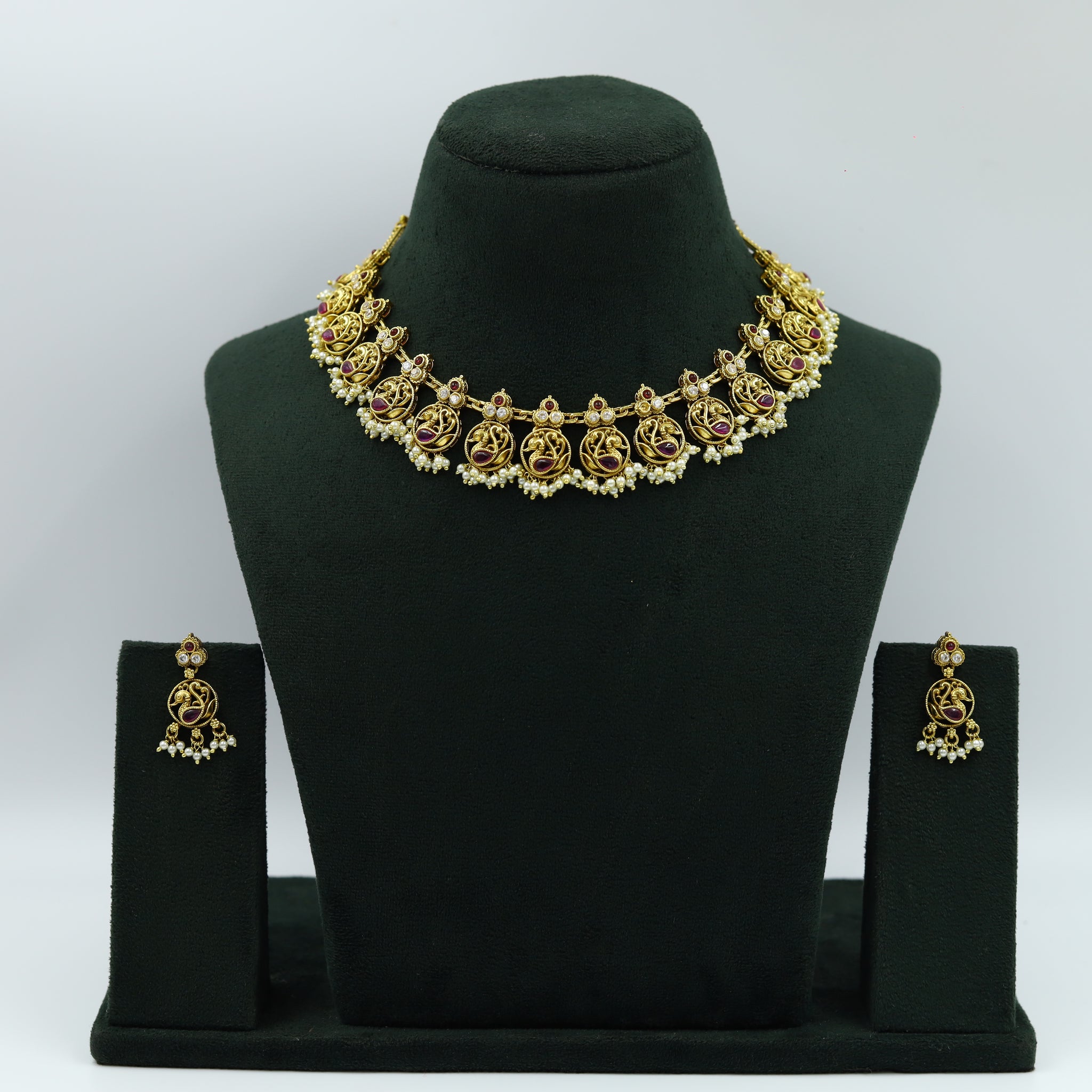 Round Neck Antique Necklace Set 12104-28