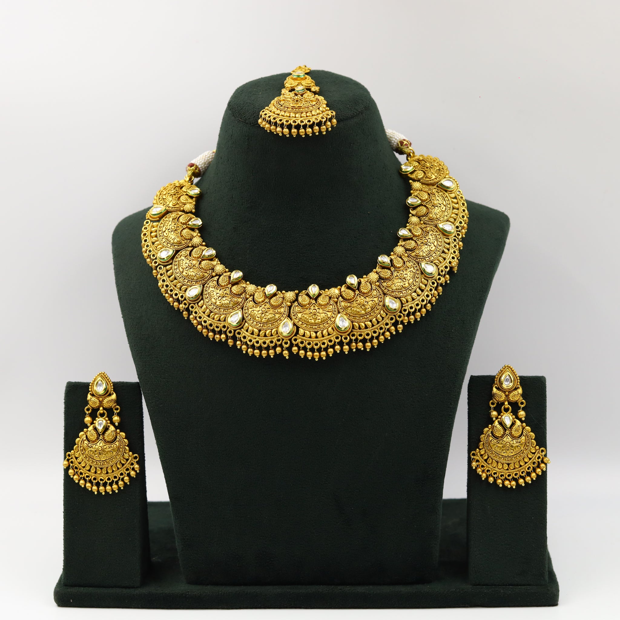 Beautiful Antique Finish Gold Look Necklce Set 8250-2109