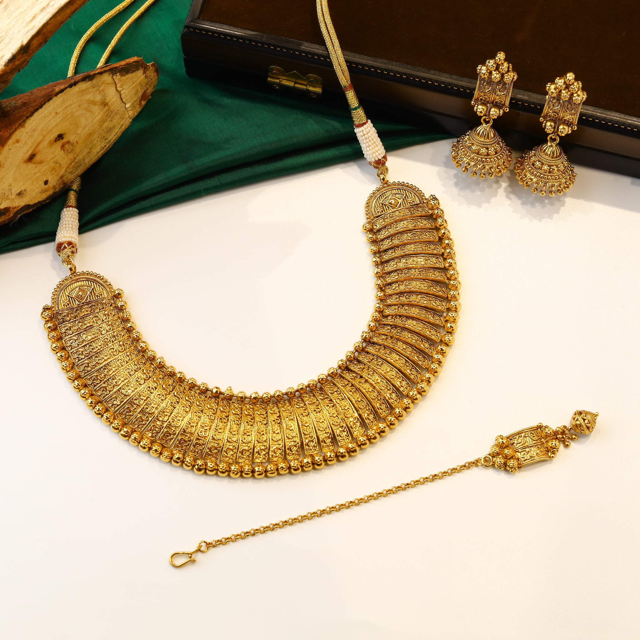 Gold Look Necklace Set