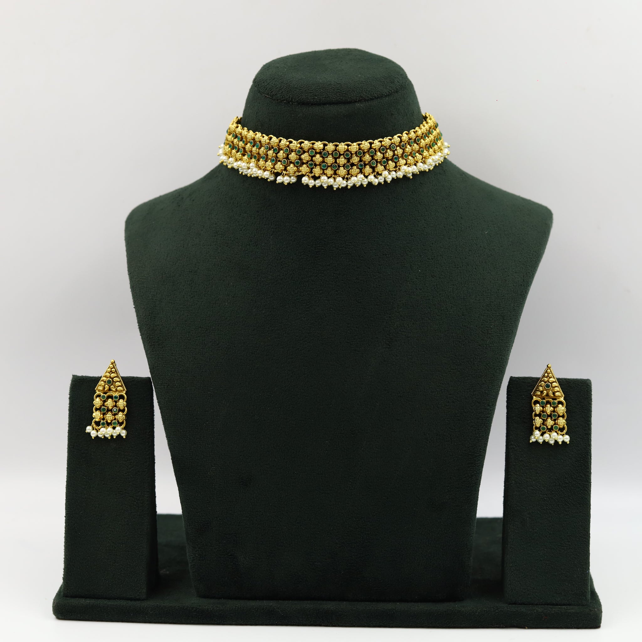 Antique Gold Finish Green Choker Set 15445-2592