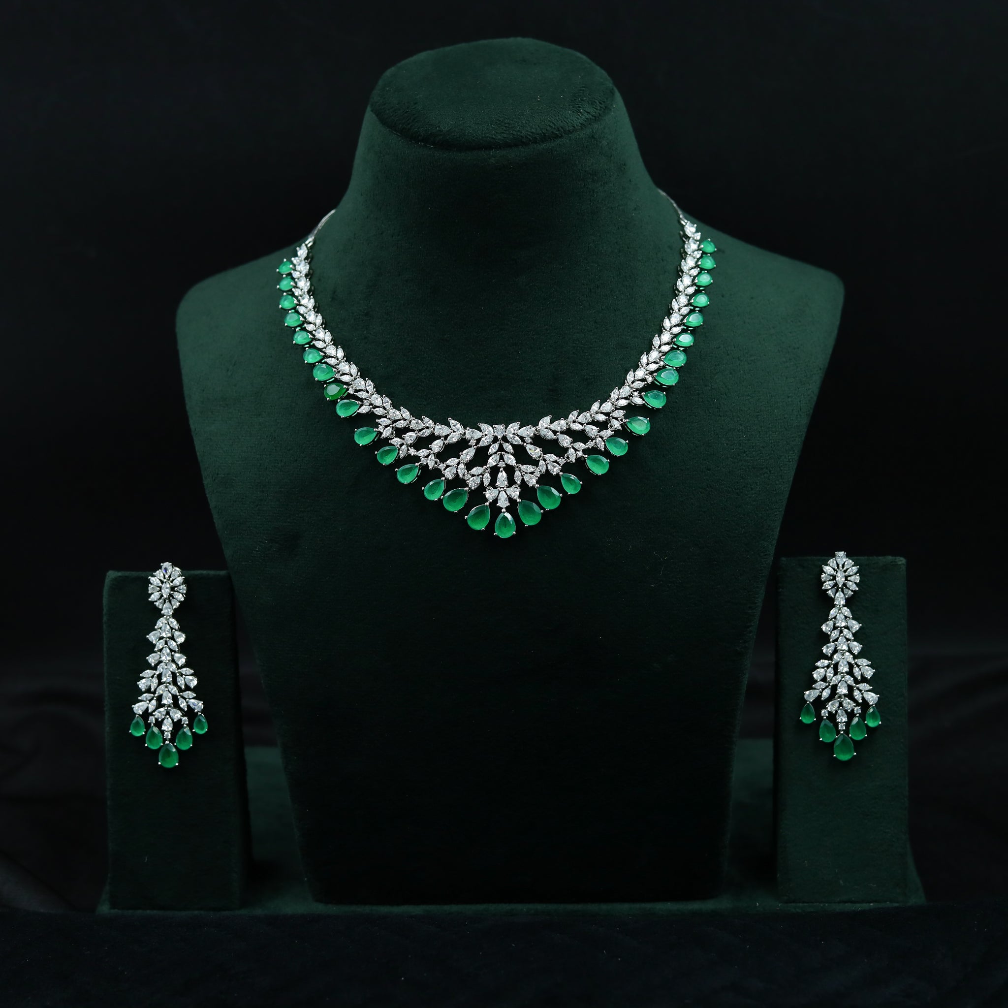 Round Neck Zircon/AD Necklace Set 11888-69