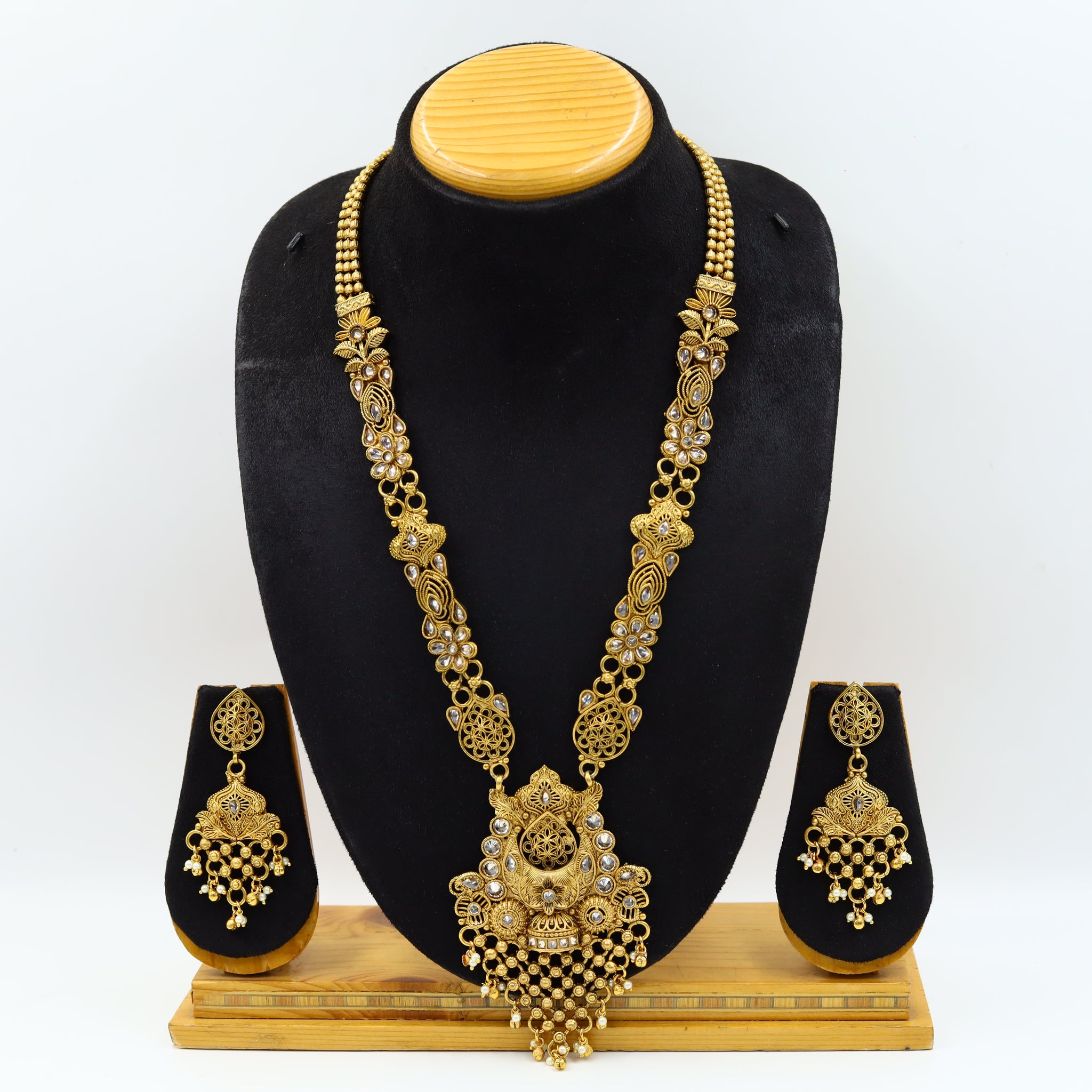 Traditional Antique Gold Finish Necklace Set