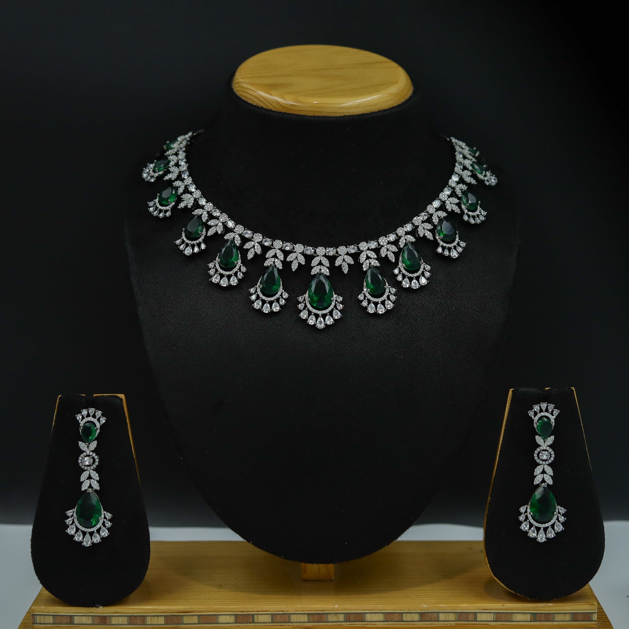 Round Neck Zircon/AD Necklace Set 10565-28