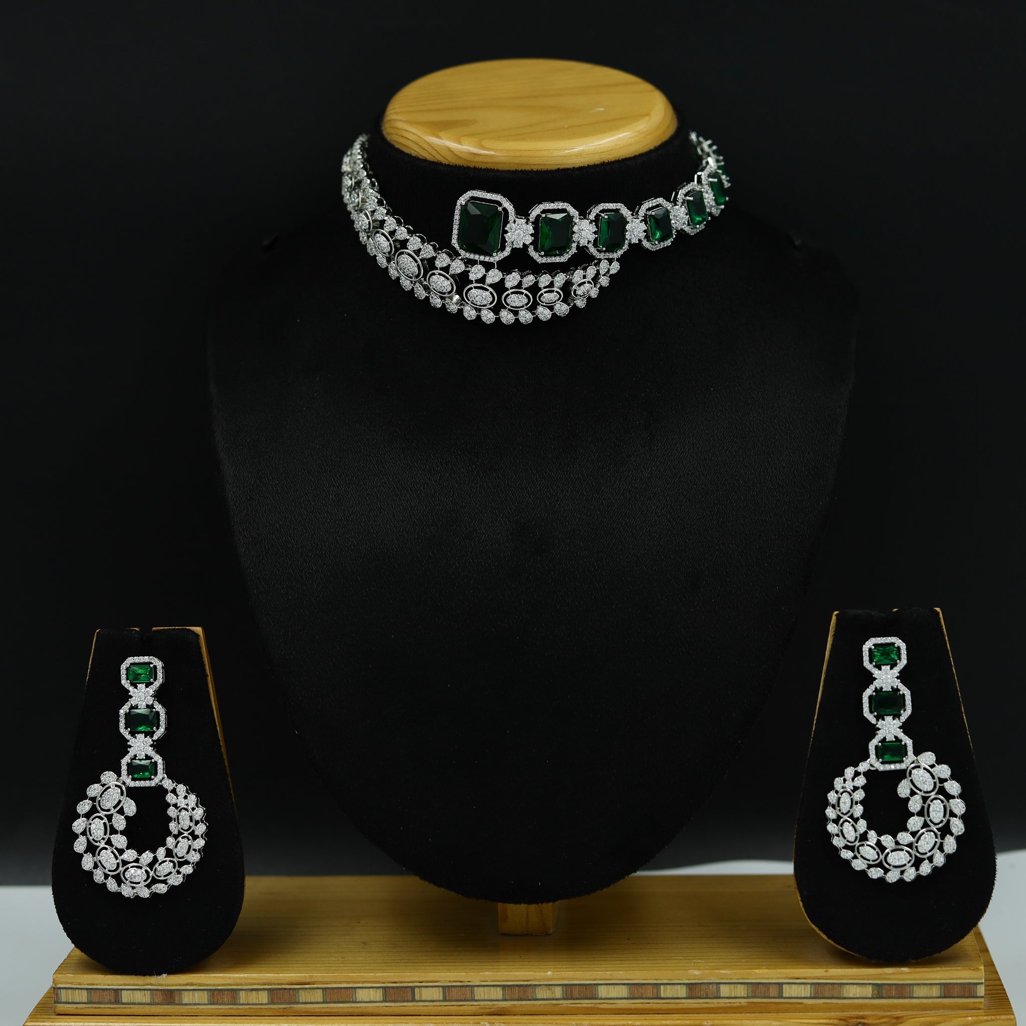 Choker Zircon/AD Necklace Set 10559-28