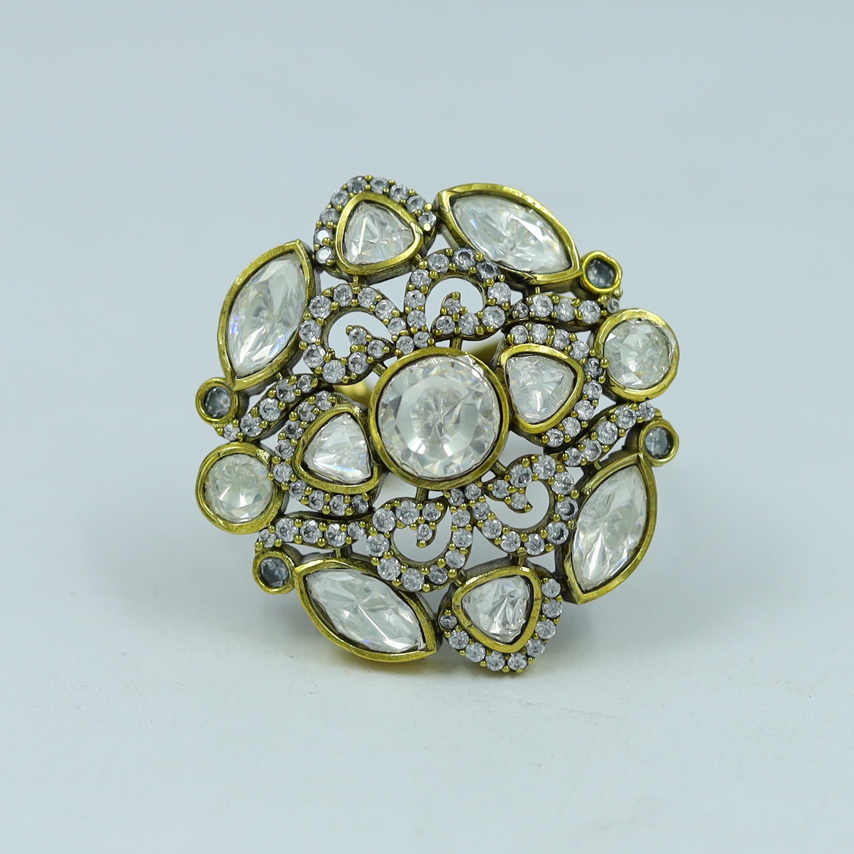 Kundan Ring 12831-68