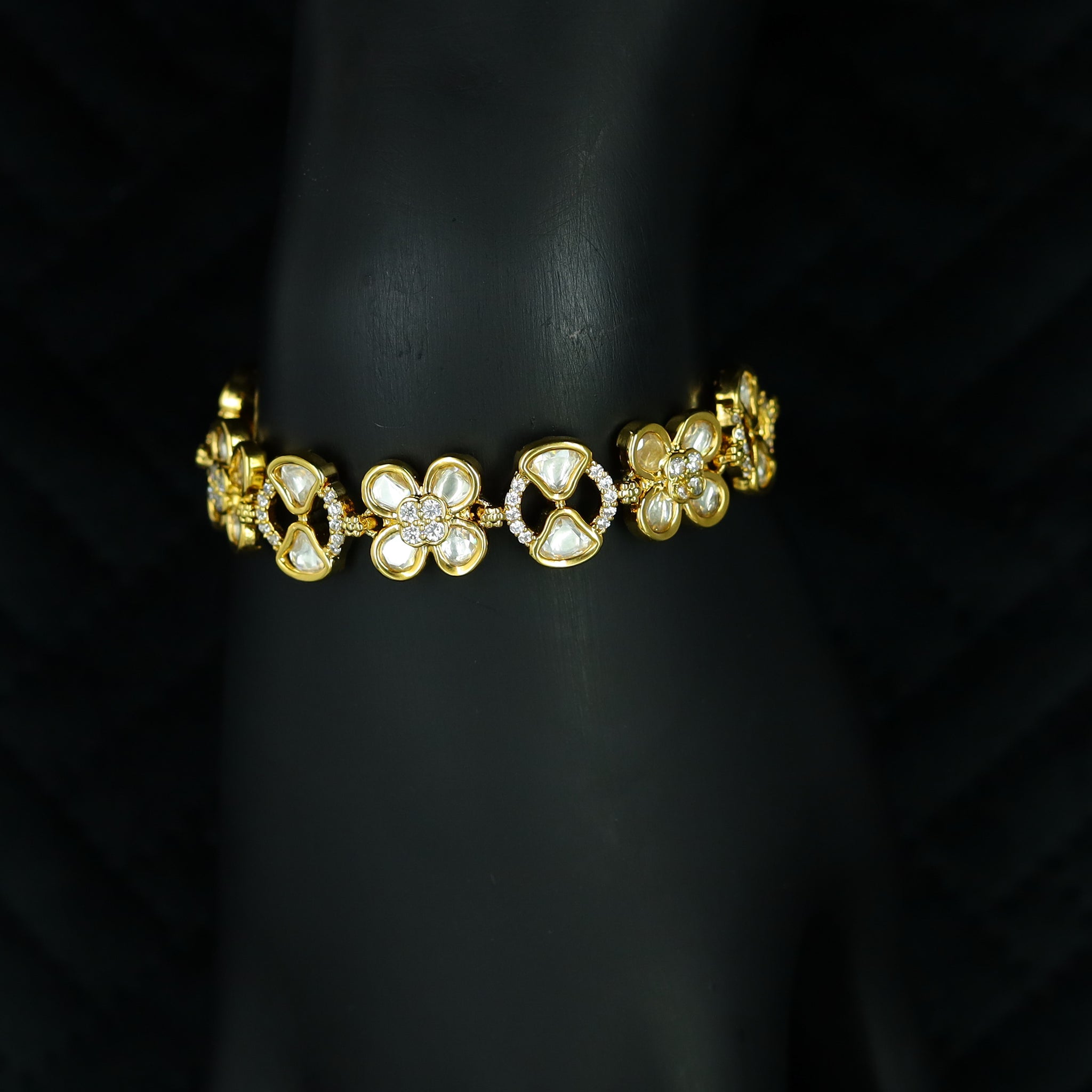 Kundan Bracelet 12779-68