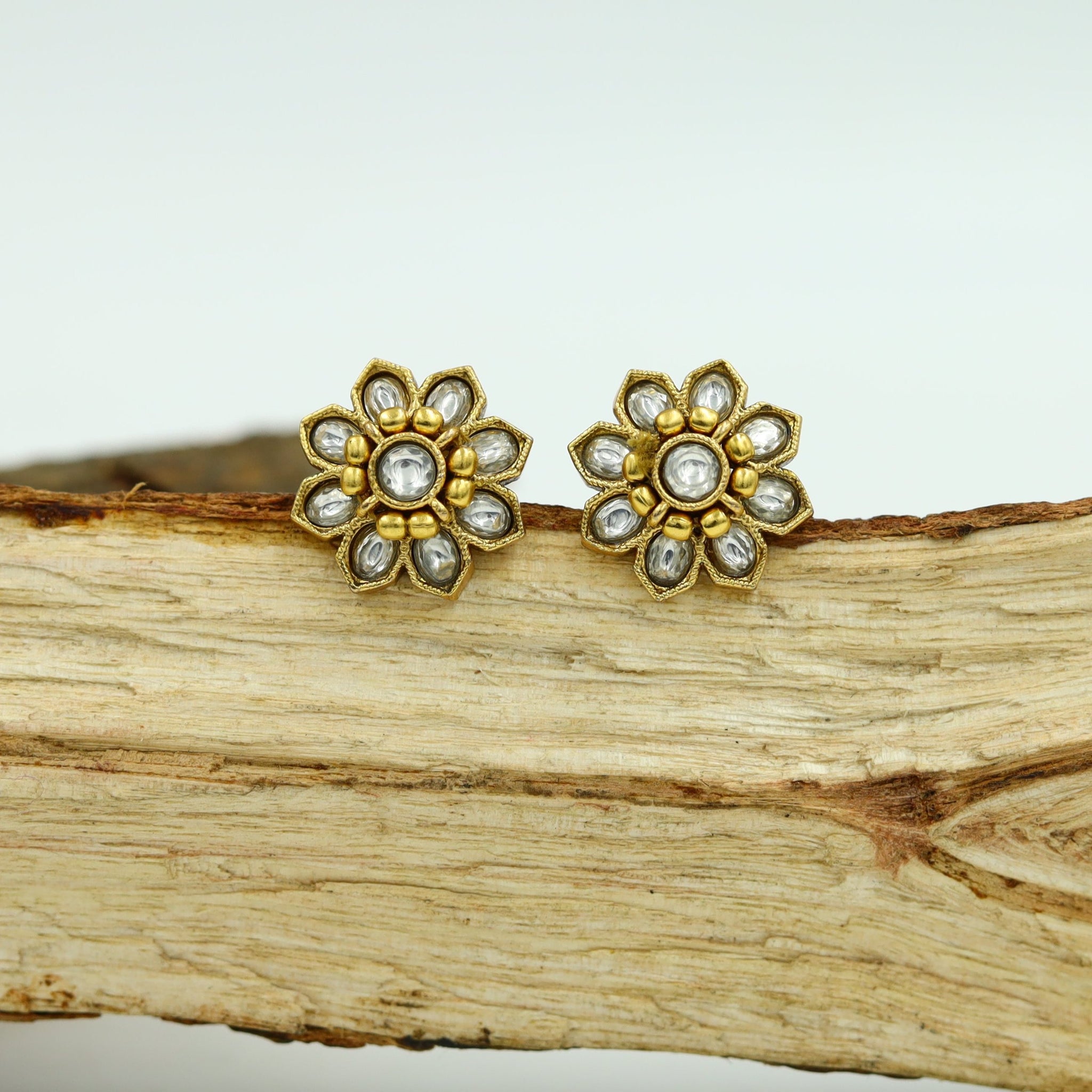 Tops/Studs Antique Earring 12526-28