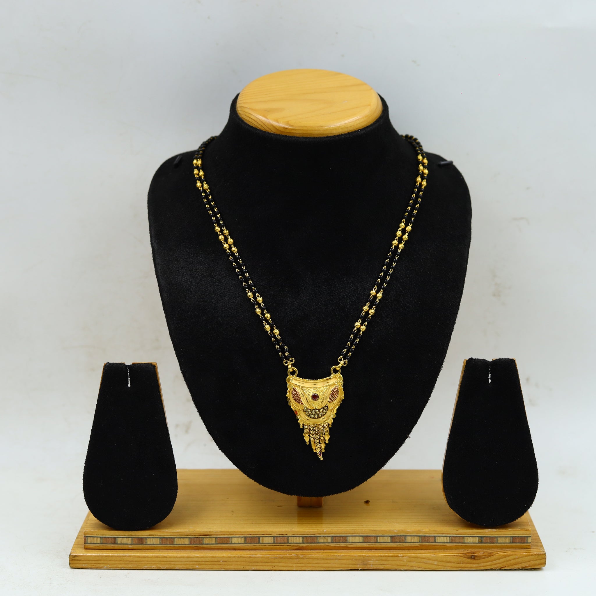 Gold Mangalsutra 17461-4634