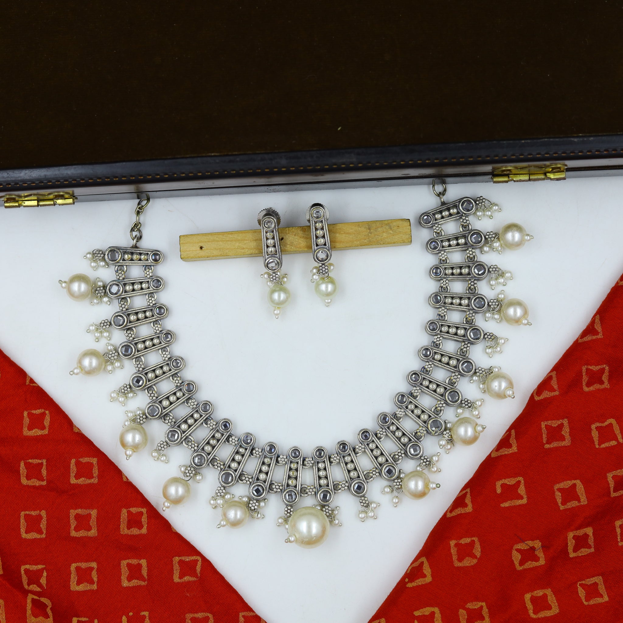 Oxidized Necklace Set Round Neck 14794-59