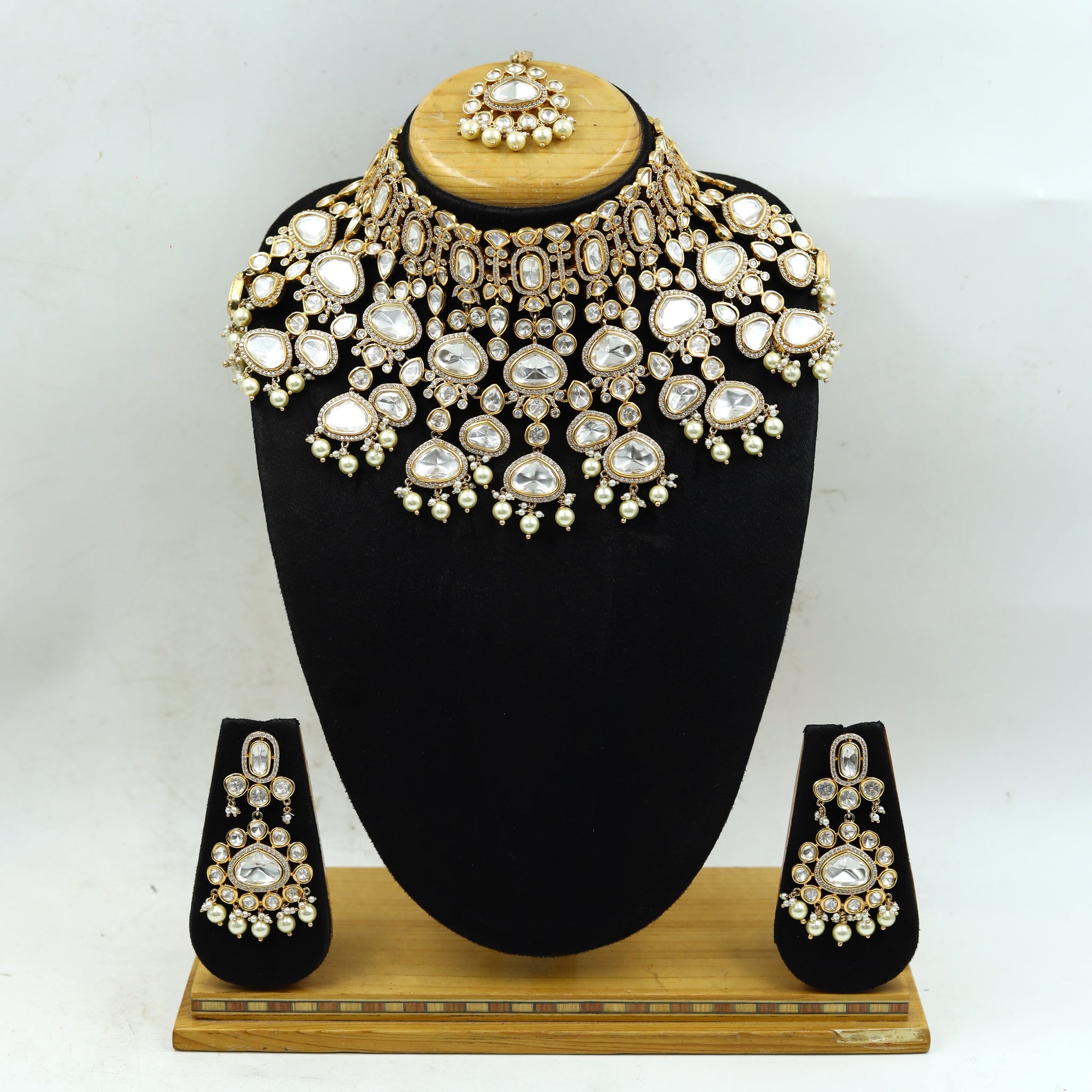 Choker Kundan Necklace Set 11480-83