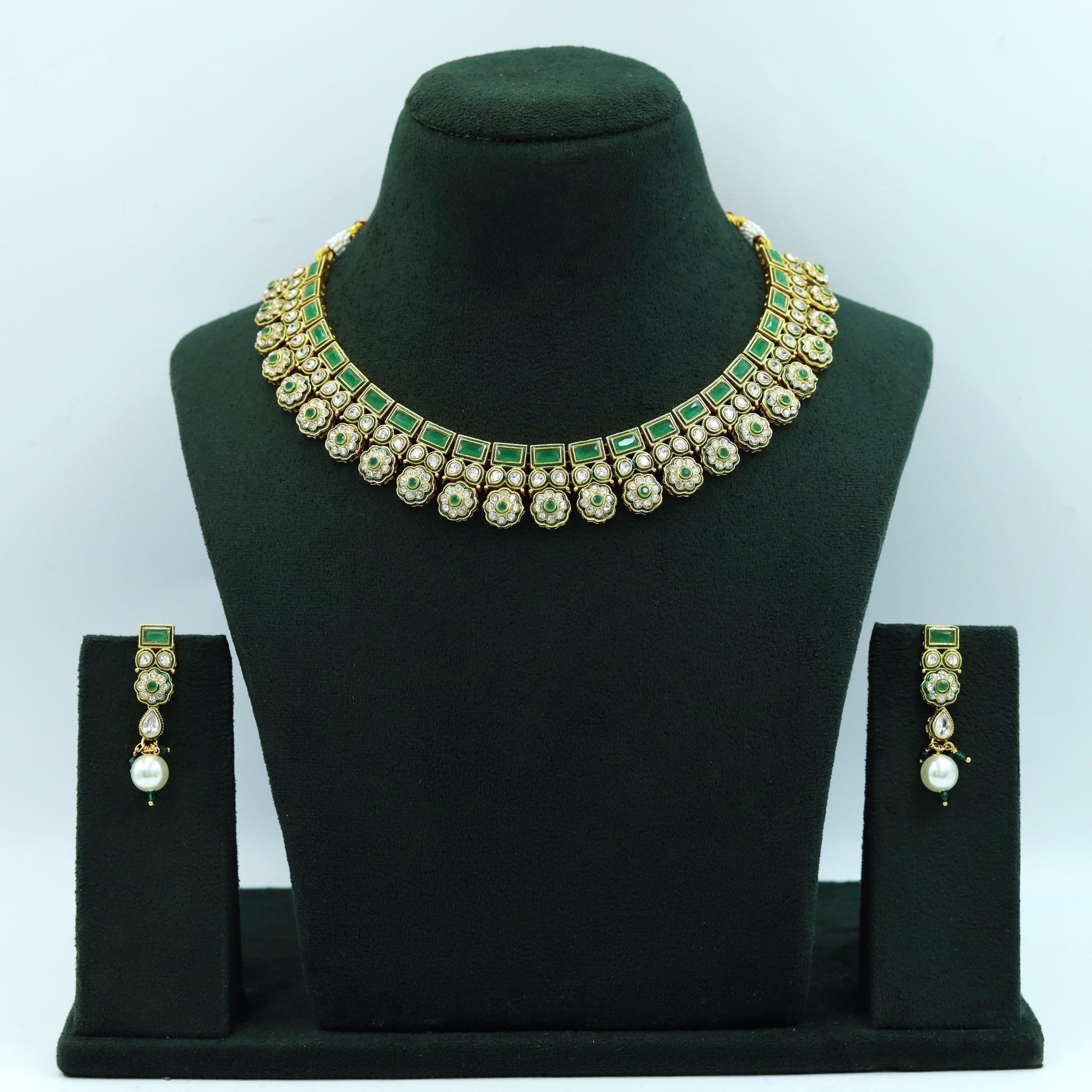 Round Neck Polki Necklace Set 14893-21