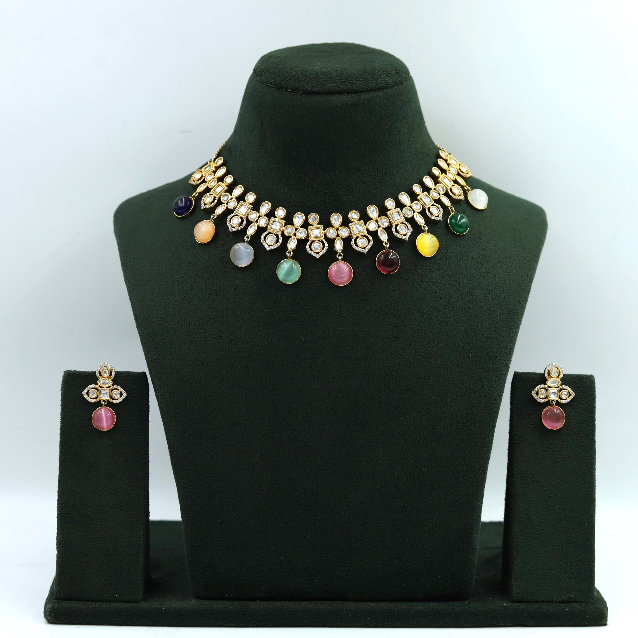 Round Neck Kundan Necklace 4251-68