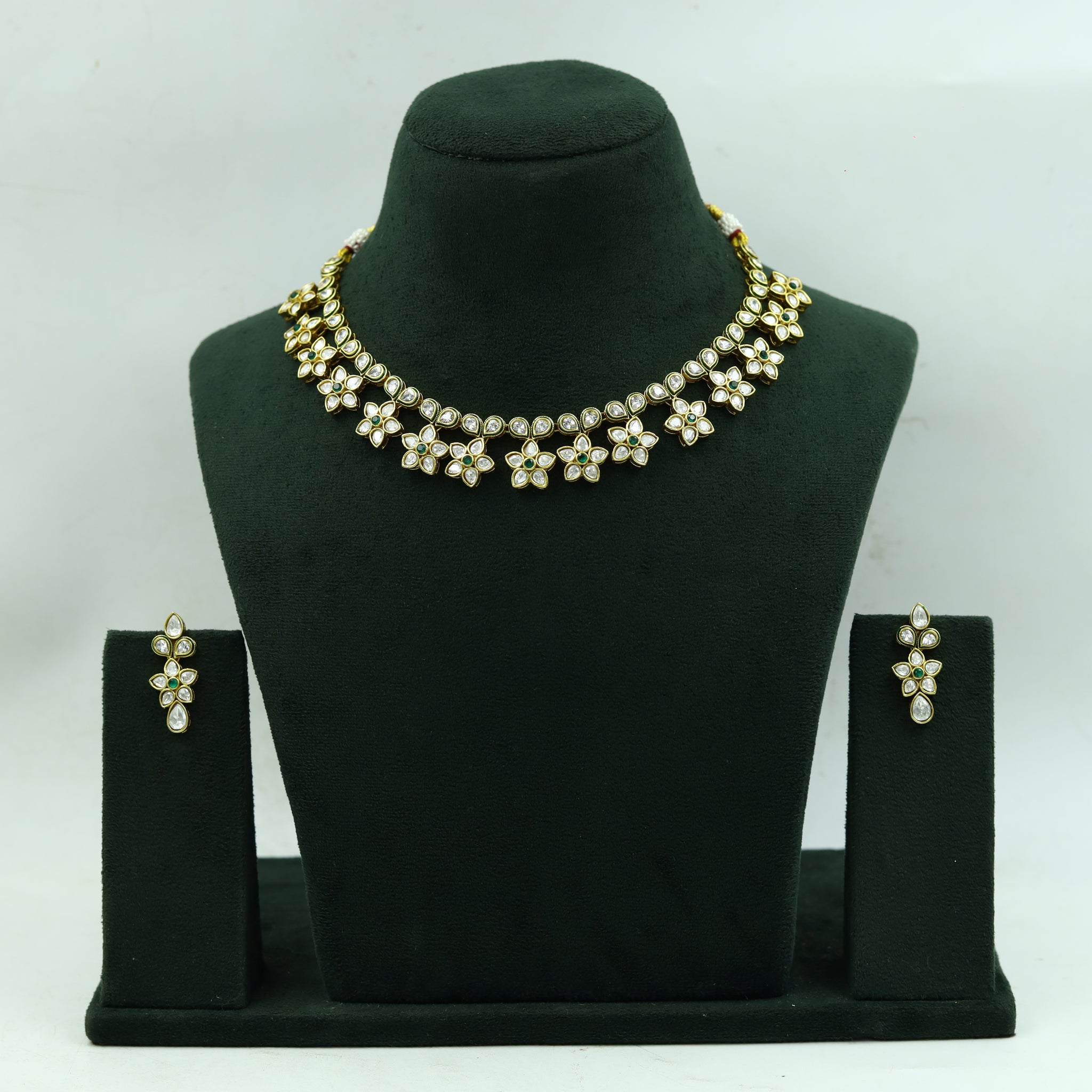 Round Neck Polki Necklace Set 14897-21