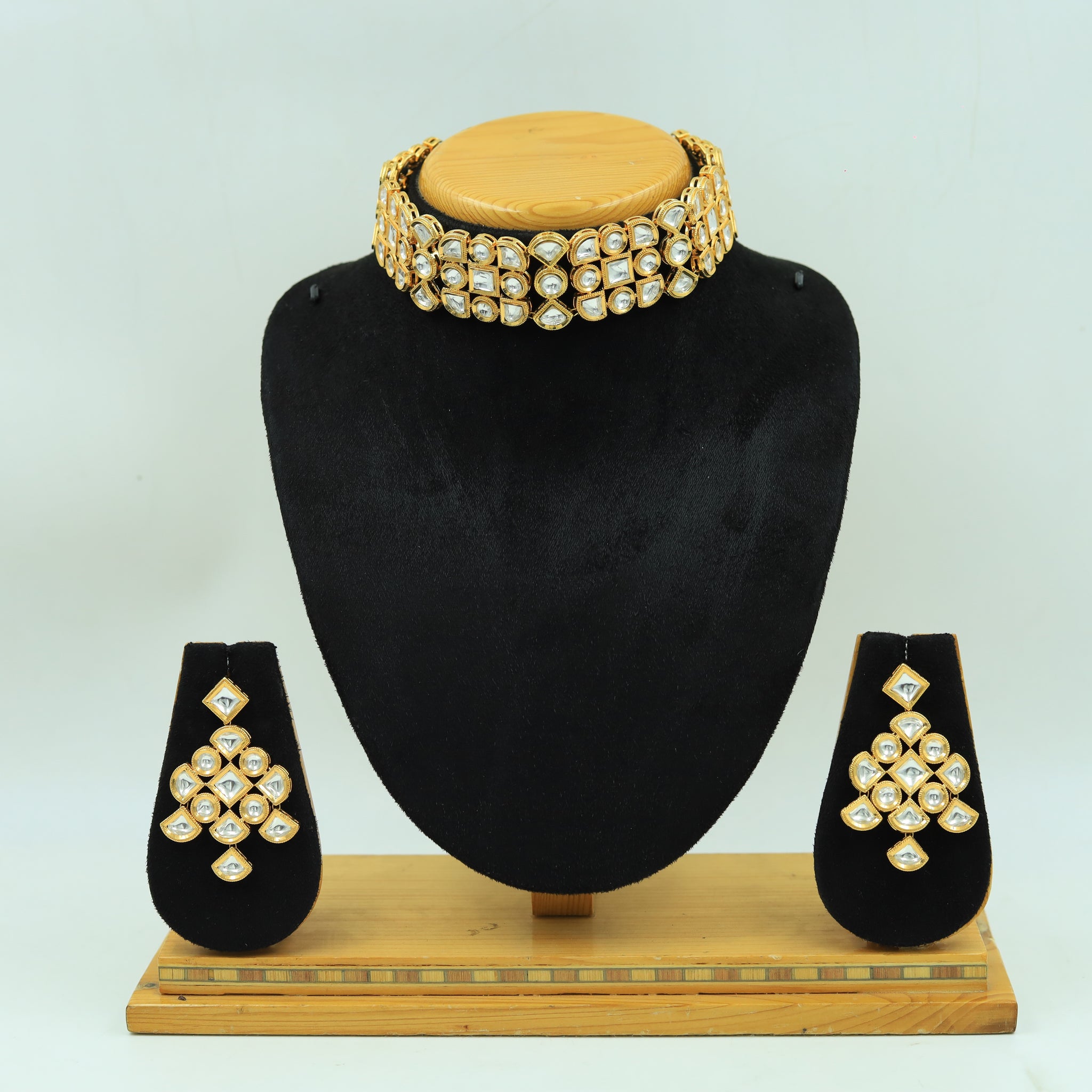 Gold  Kundan Choker Set 19077-6259