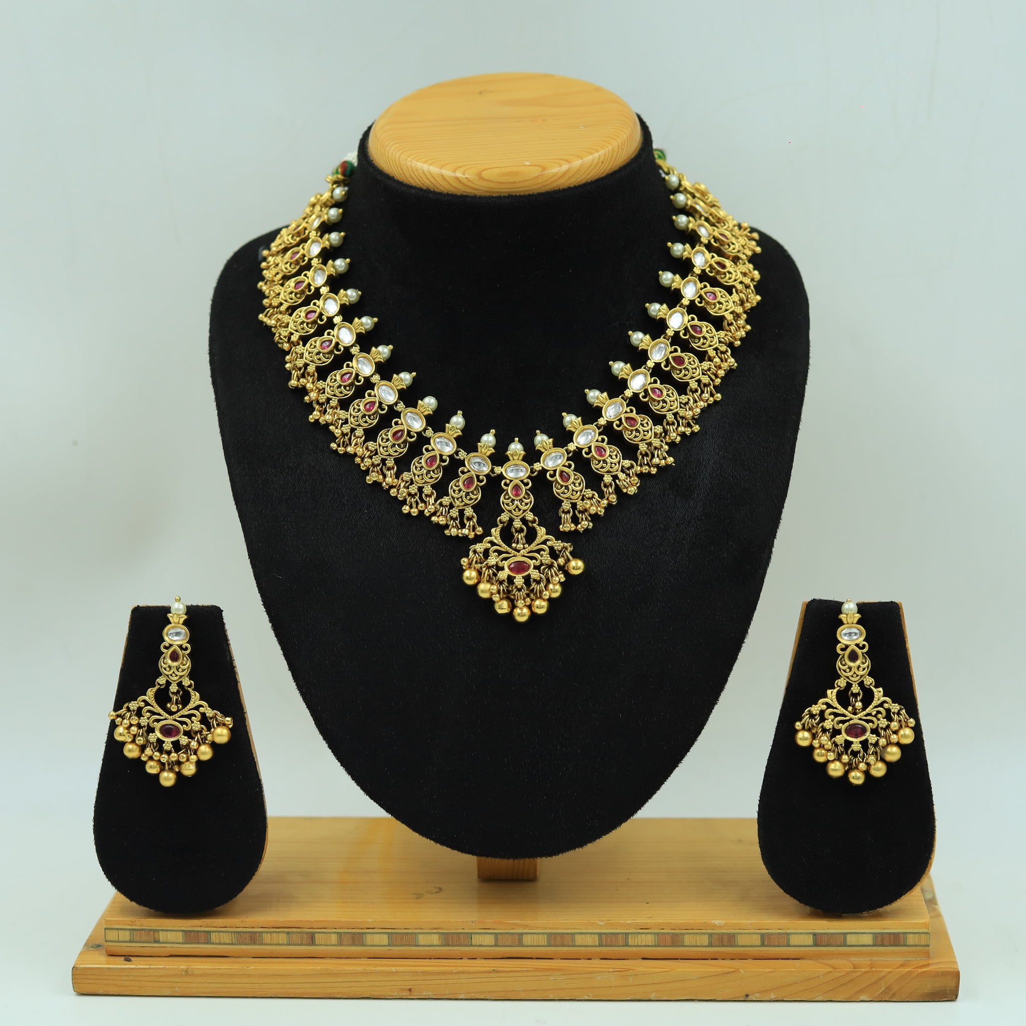 Antique Gold Plated Round Neck Necklace Set 9968-28