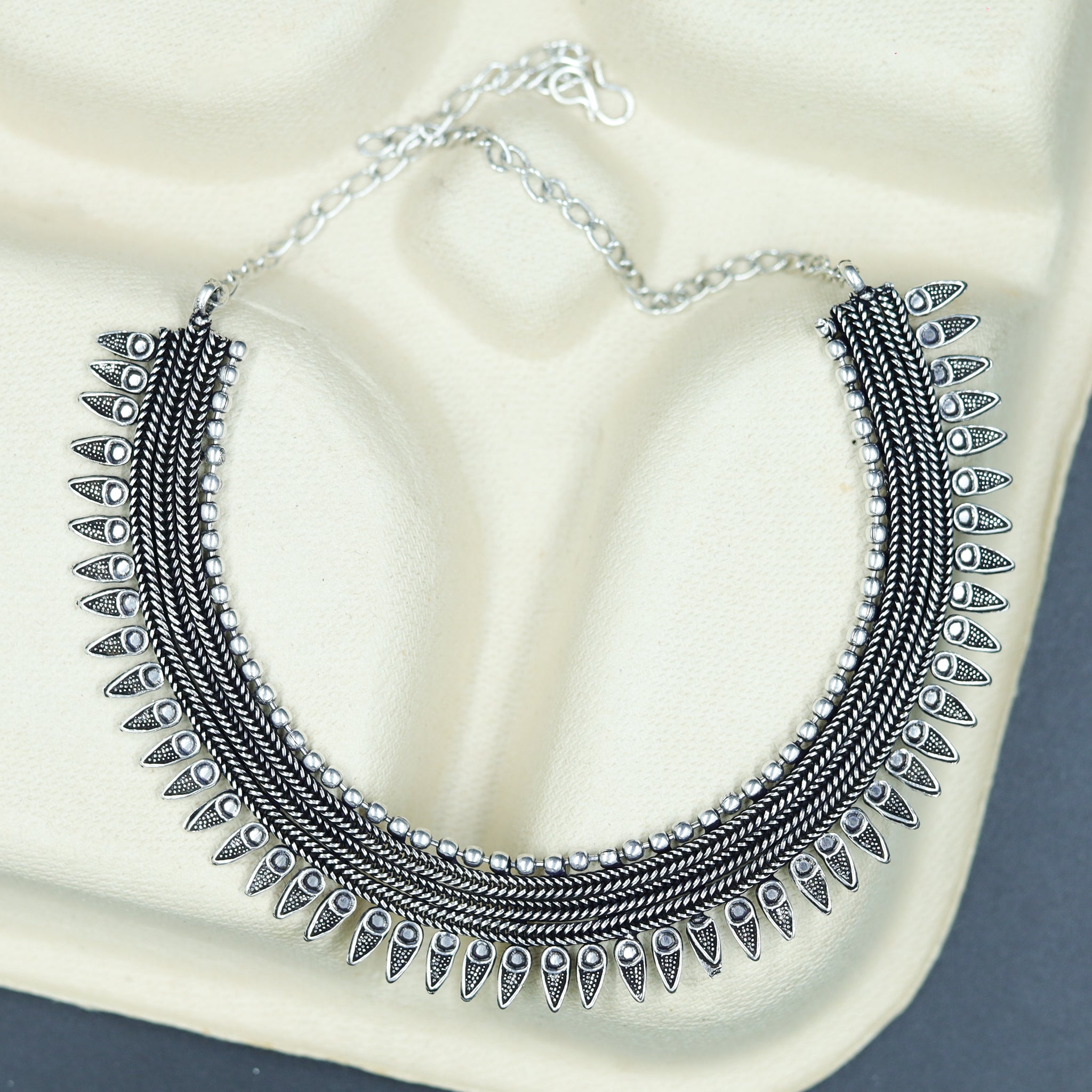 Round Neck Oxidized Necklace Set 7602-82