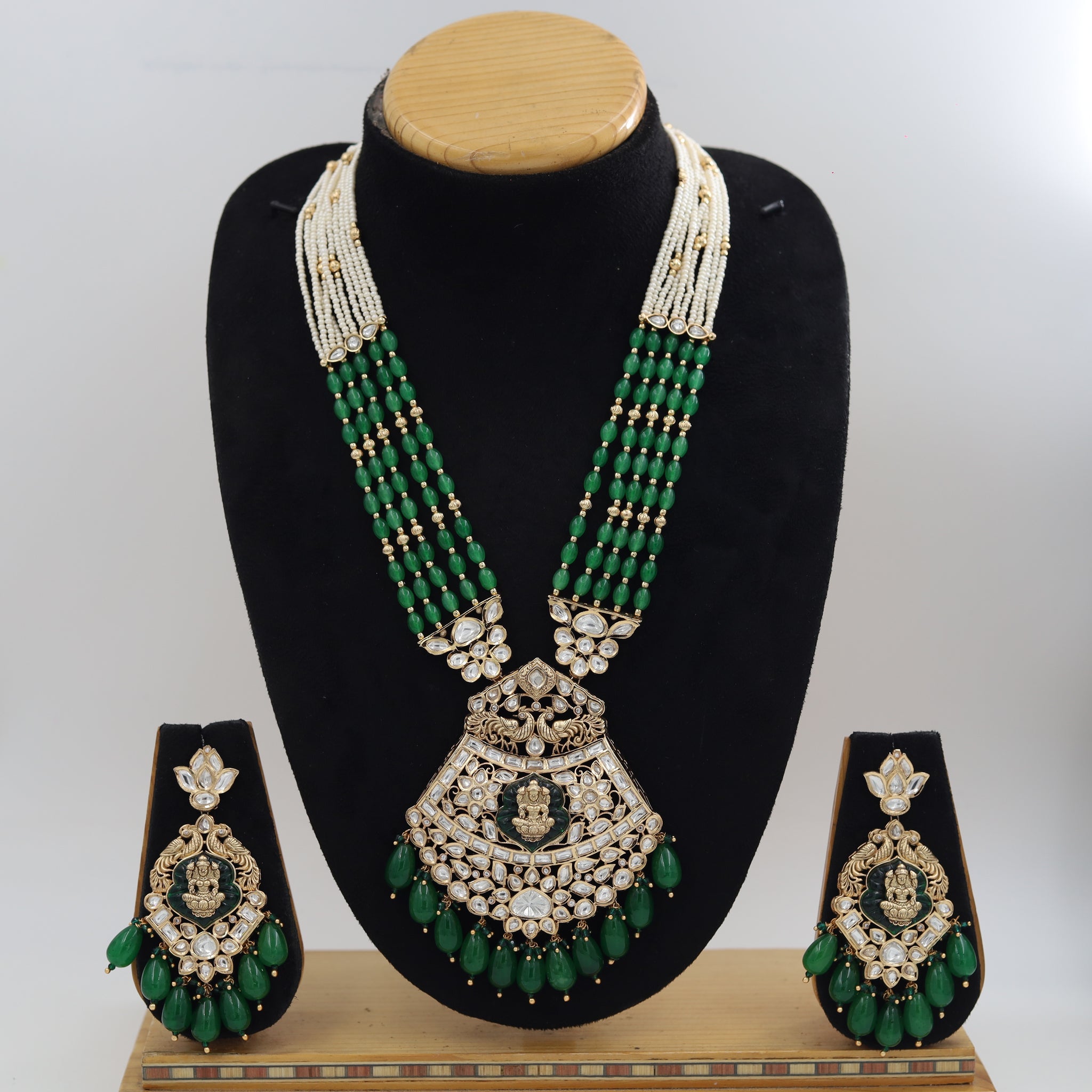 Trendy Kundan Heavy pendent set 4861-83