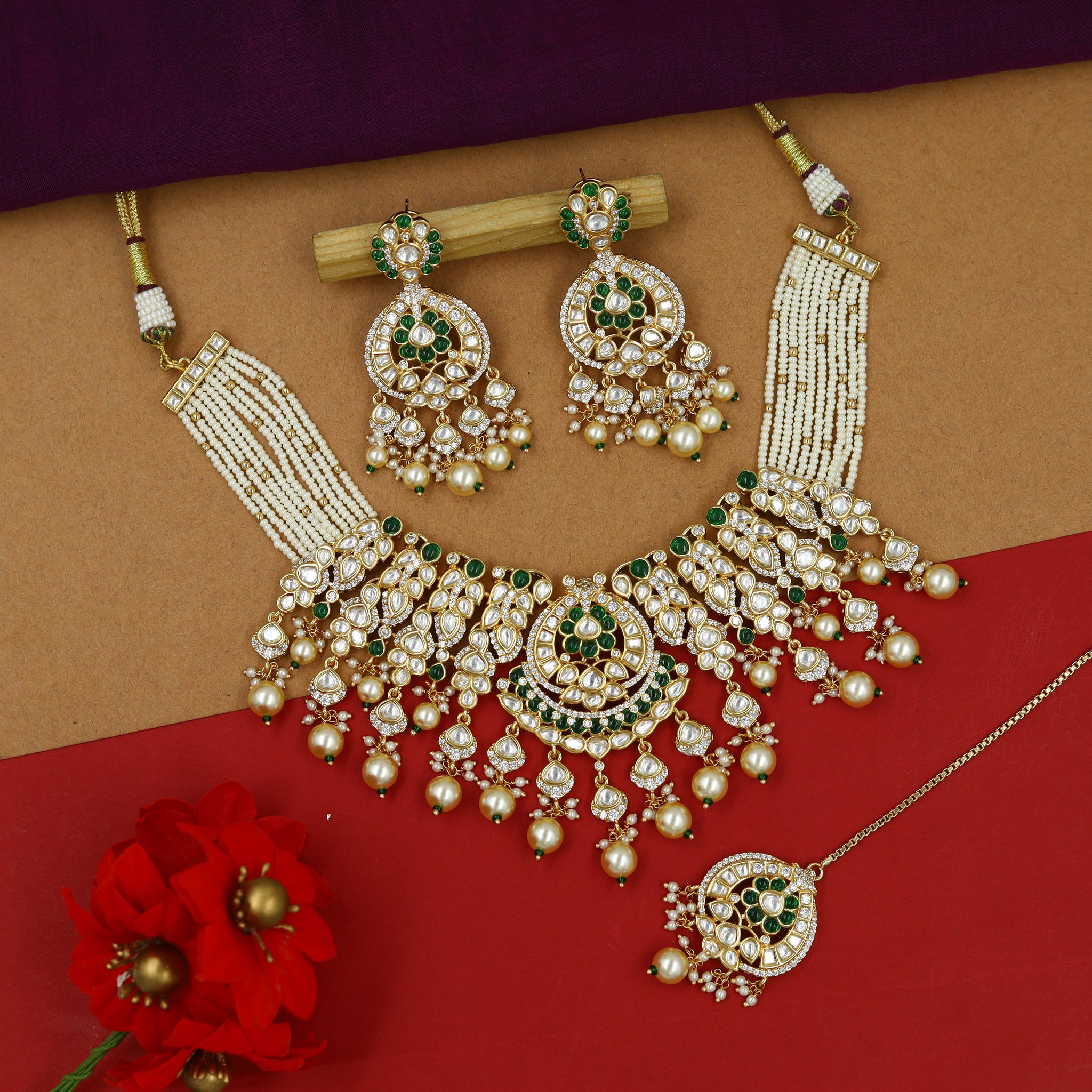 Round Neck Kundan Bridal Necklace Set 15219-68