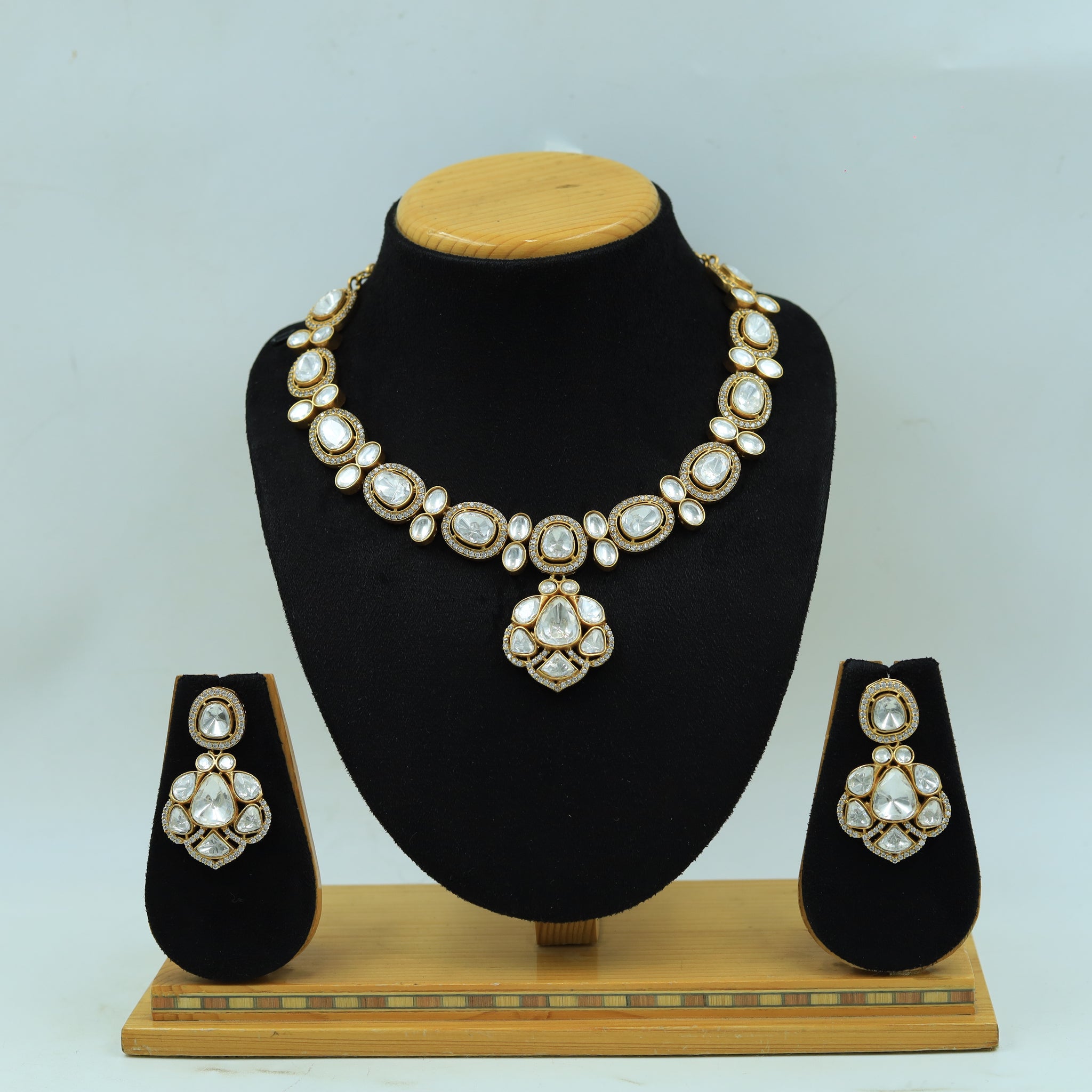 Round Neck Moissanite Kundan Necklace Set 16043-87