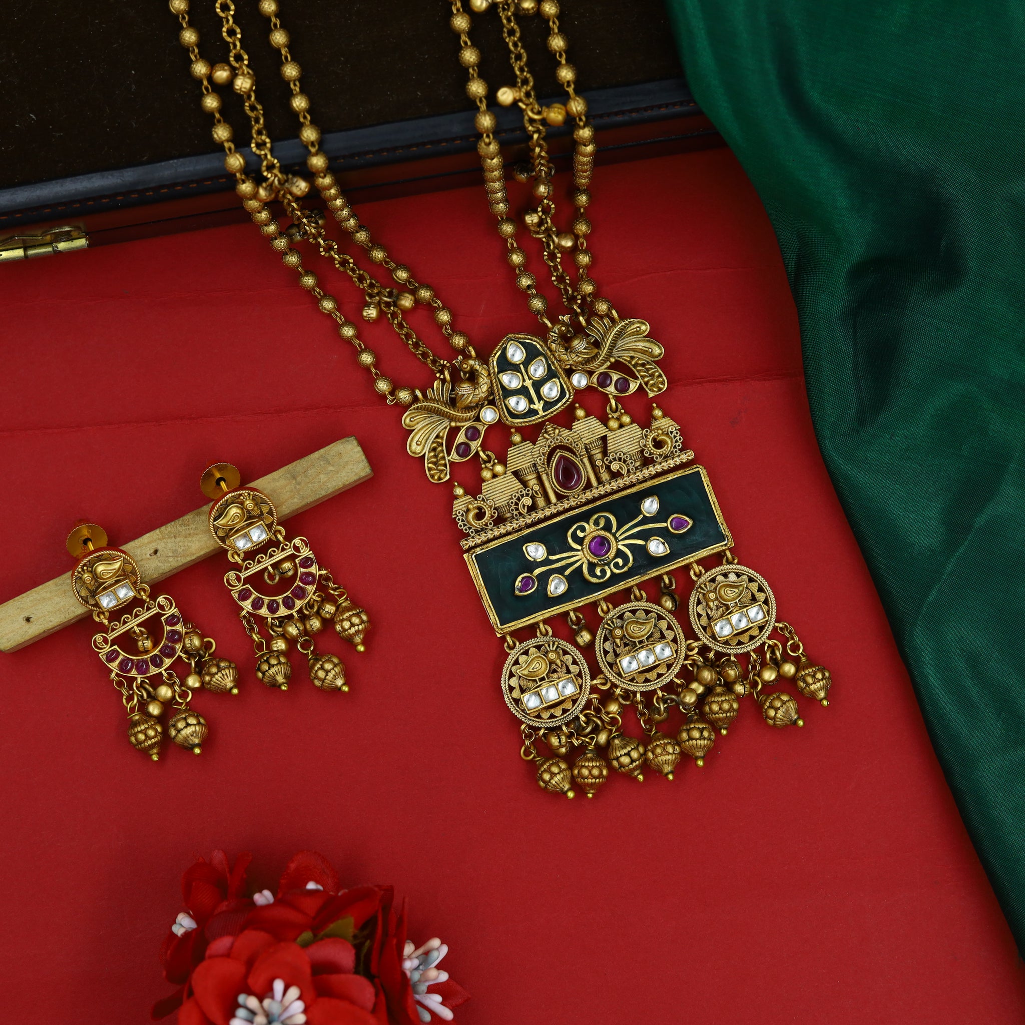 Antique Gold Plated Pendant Set 15211-68