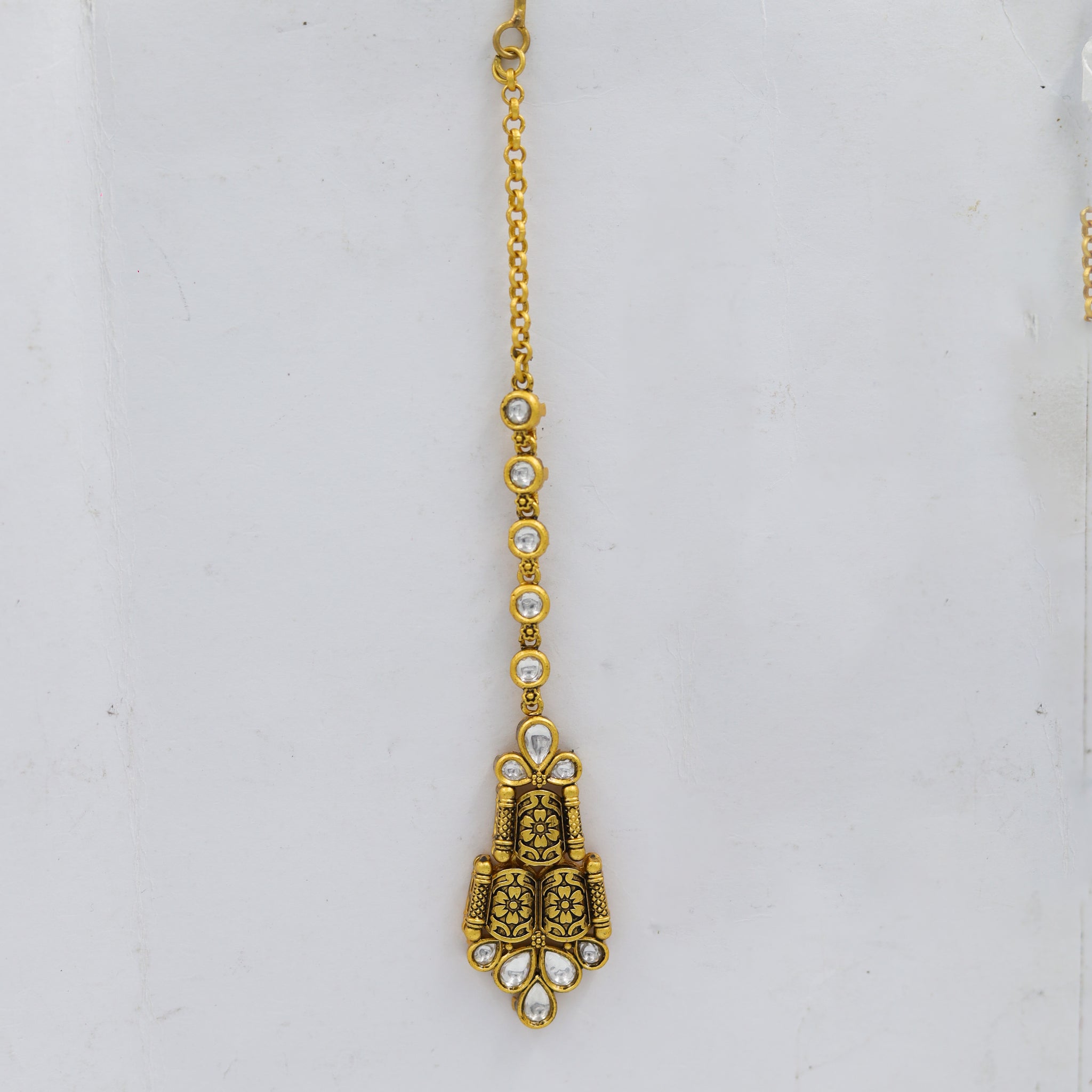 Antique Gold Finish Maang tikka 8309-100