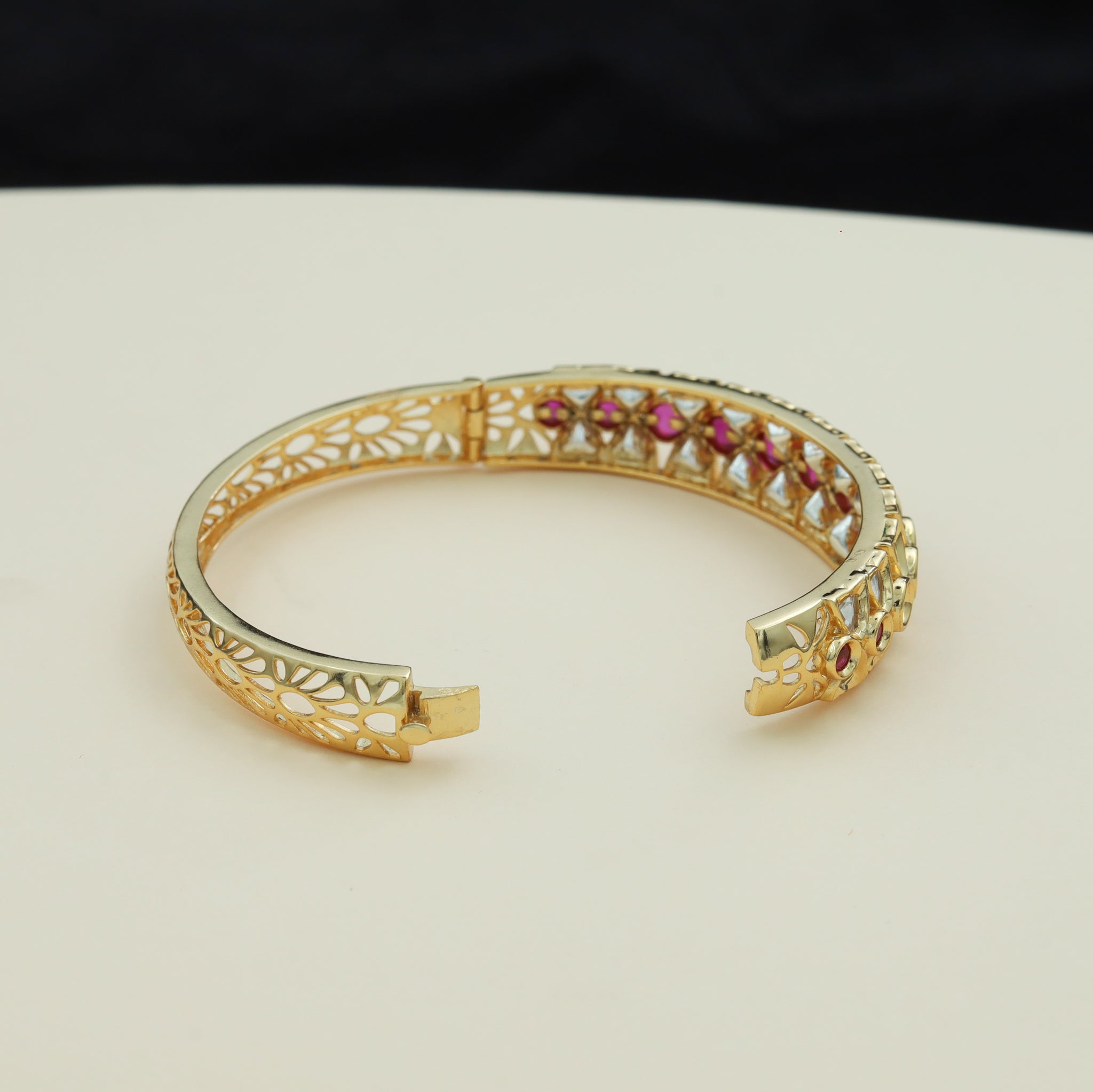 Kundan Bracelet 18655-5837