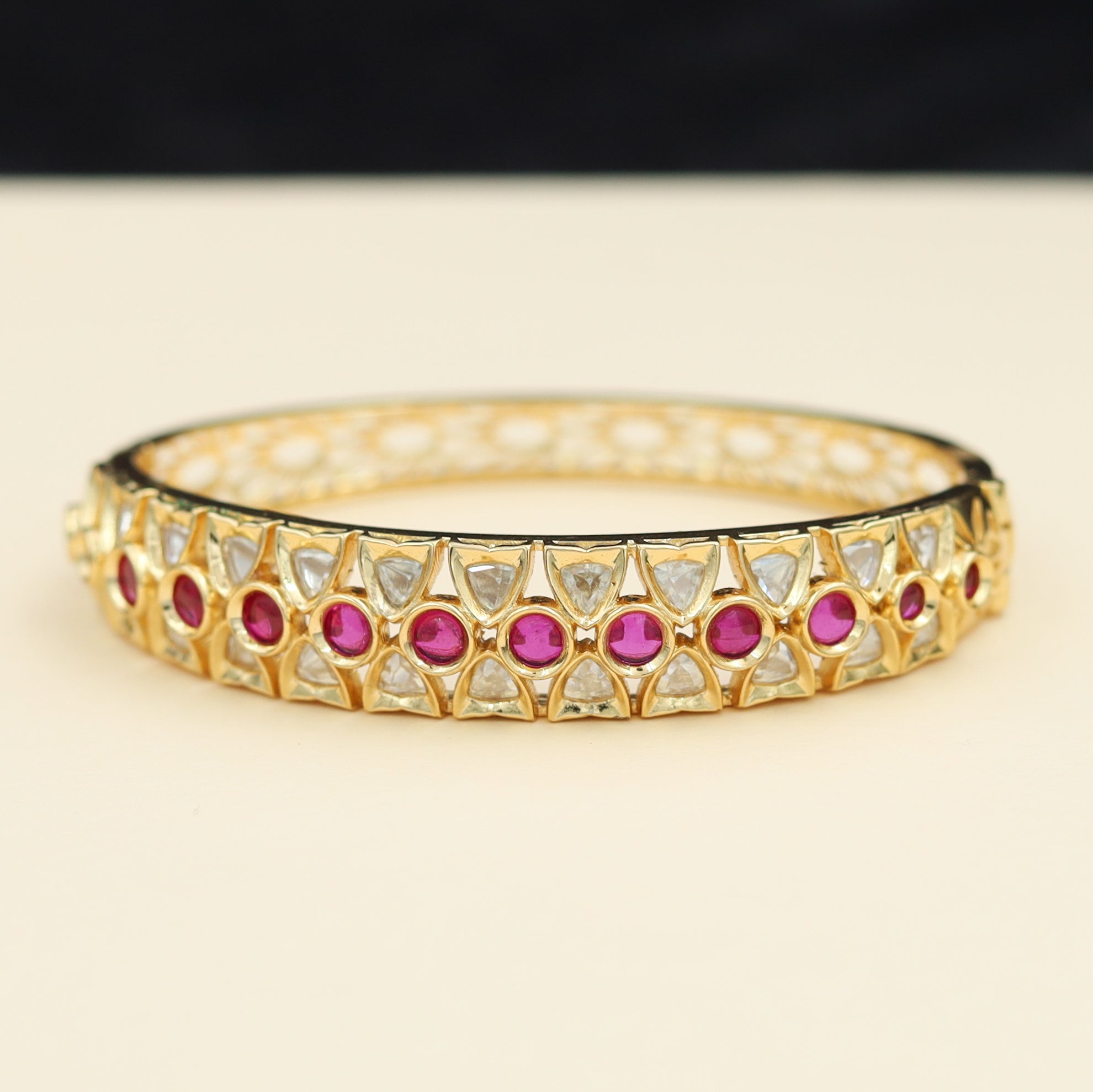 Kundan Bracelet 18655-5837