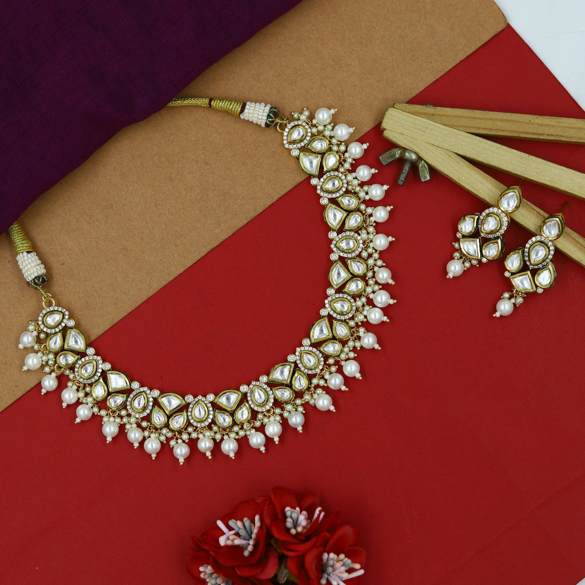 Round Neck Kundan Necklace Set 15620-28