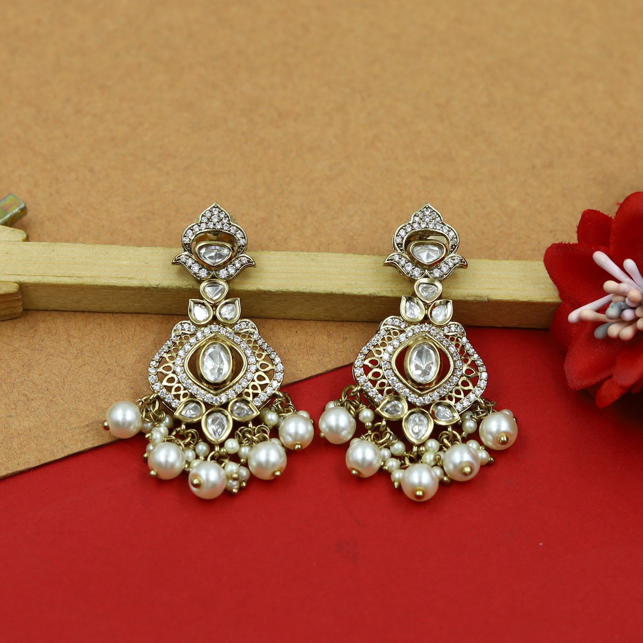 Exemplary Quality Round Neck Kundan Necklace Set 15630-28