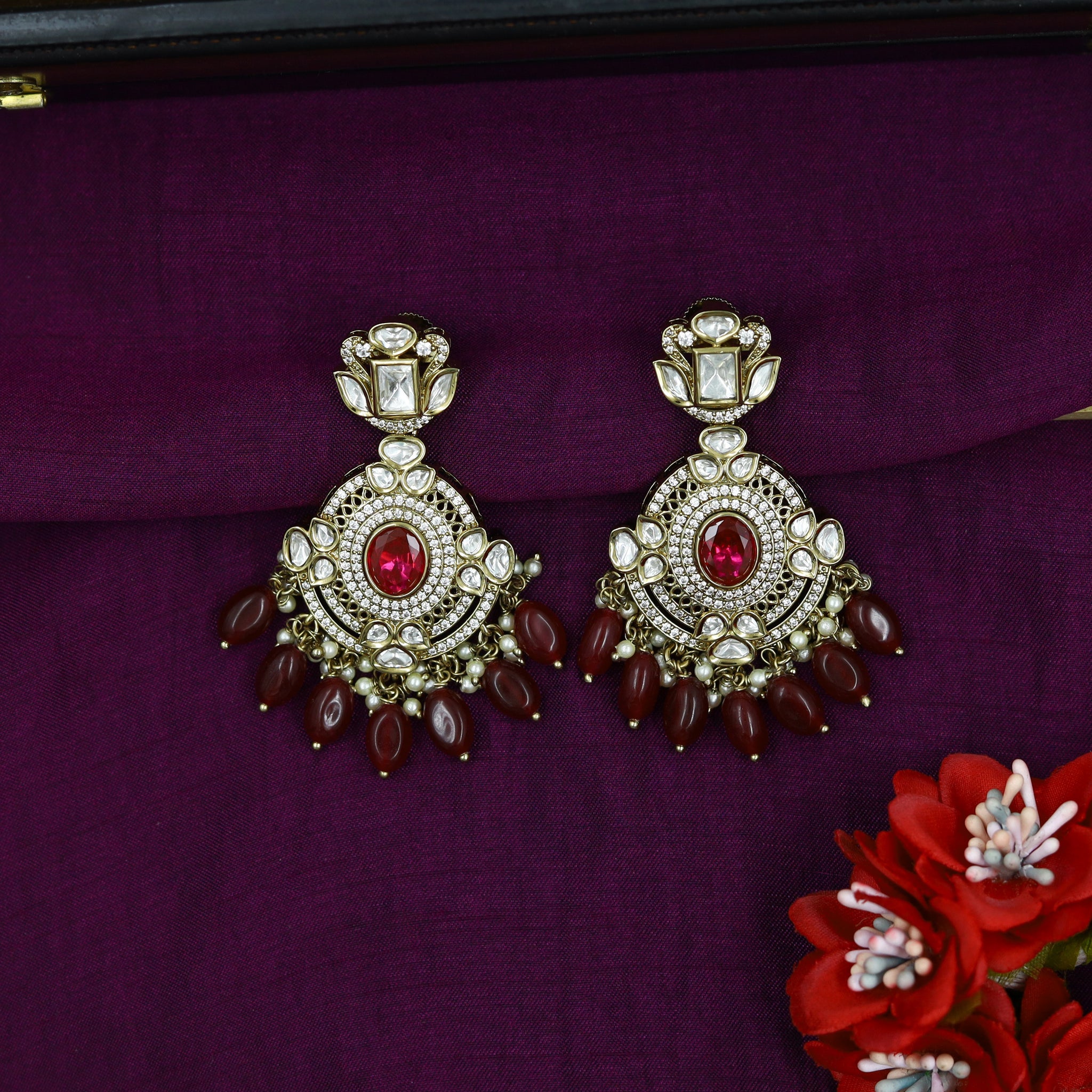 Exemplary Quality Round Neck Kundan Necklace Set 15631-28