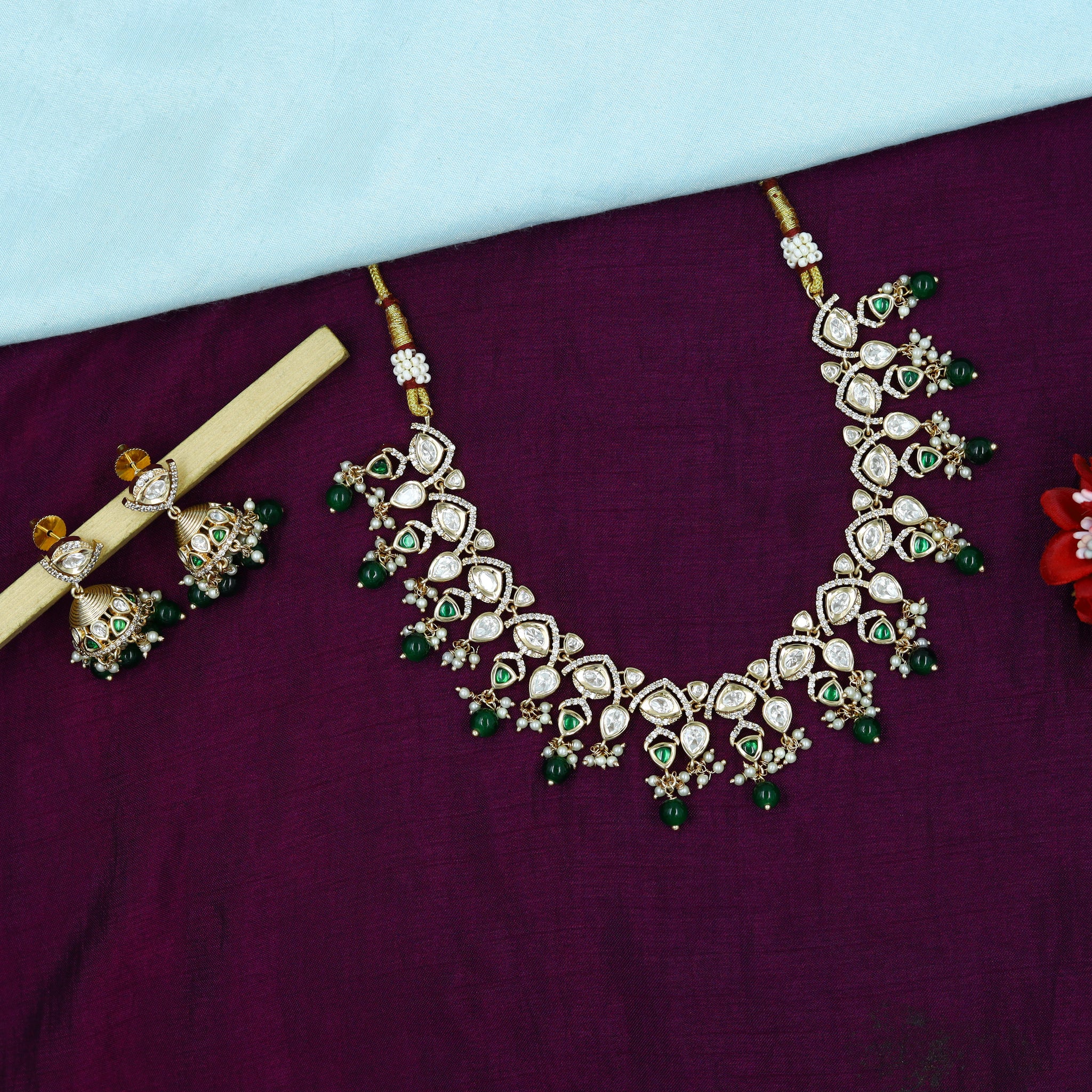 Round Neck Kundan Necklace Set 15616-28