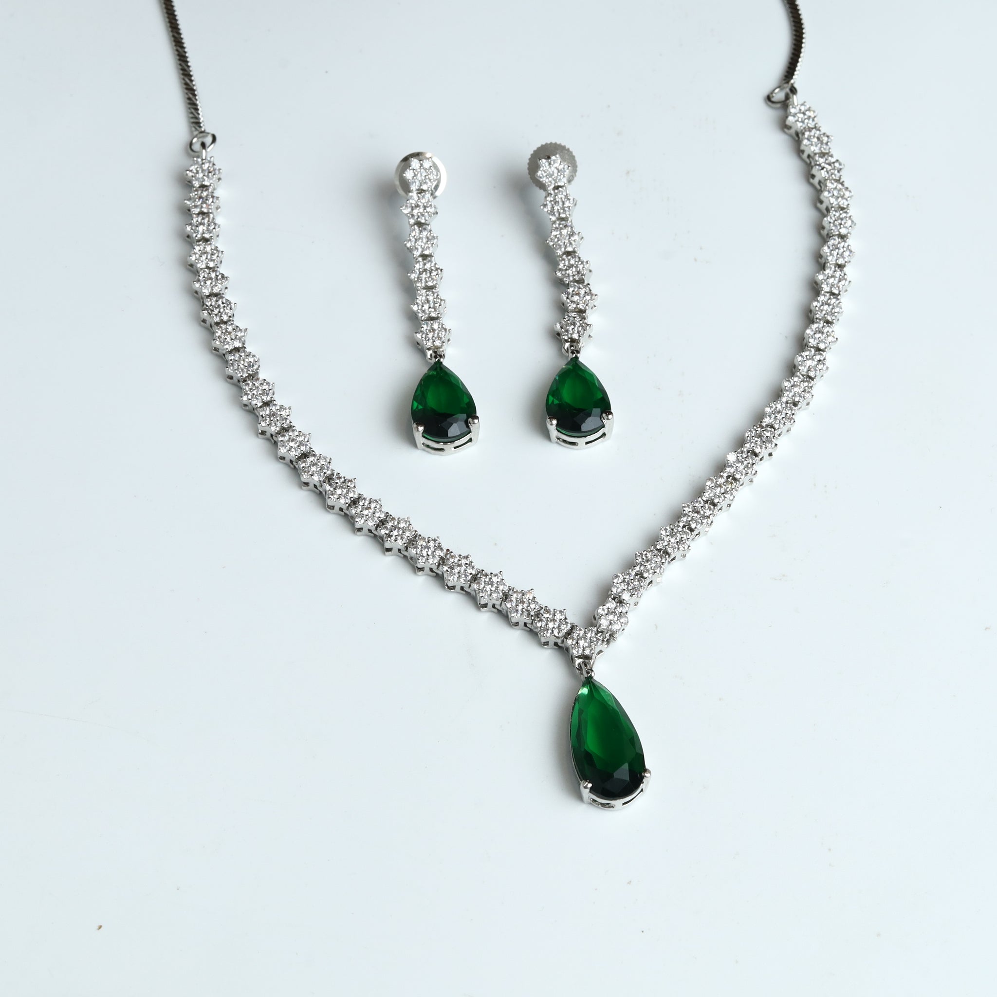 Round Neck Zircon/AD Necklace Set 12548-28