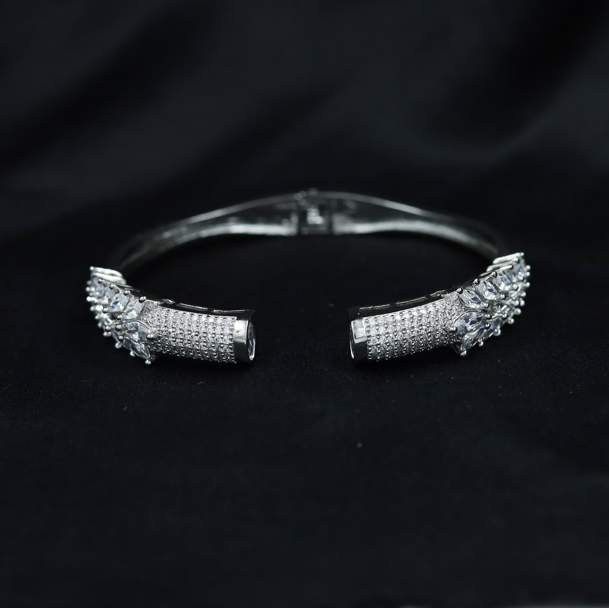 Zircon/AD Bracelet 11636-08