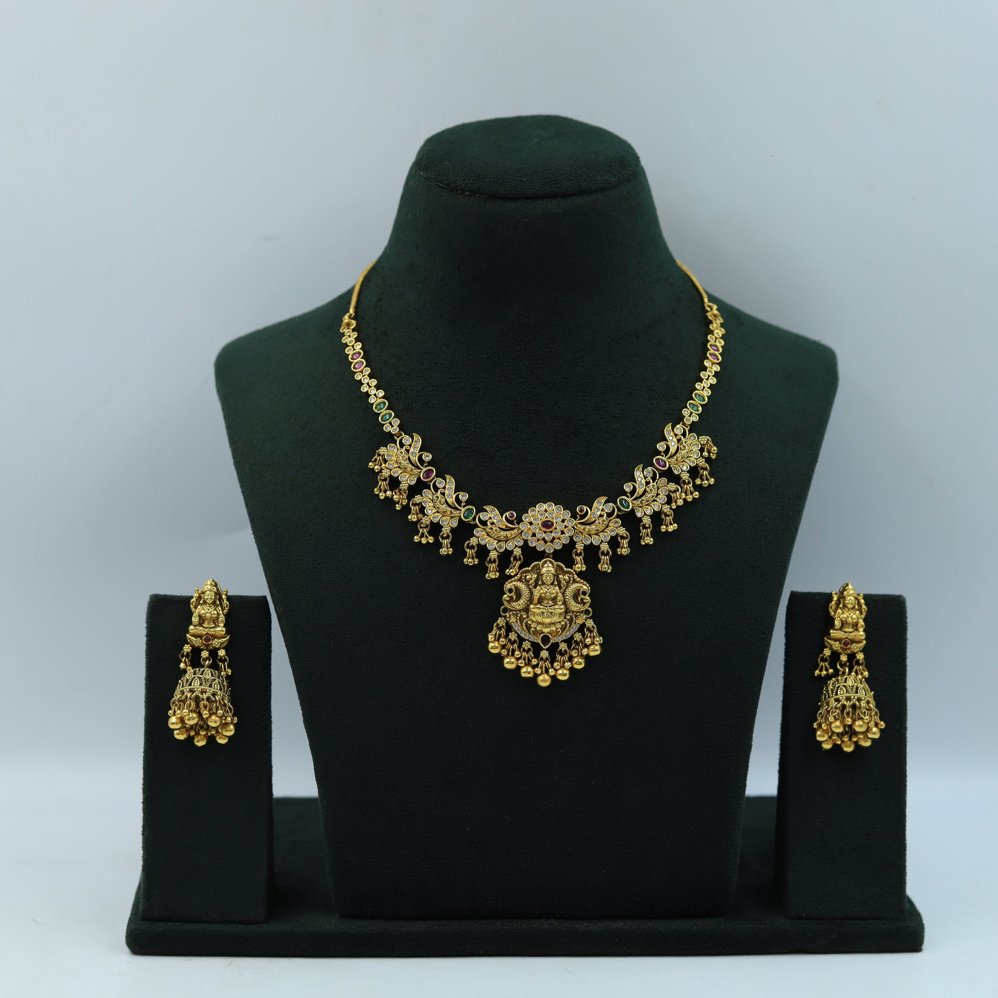 Round Neck Temple Necklace Set 15595-28