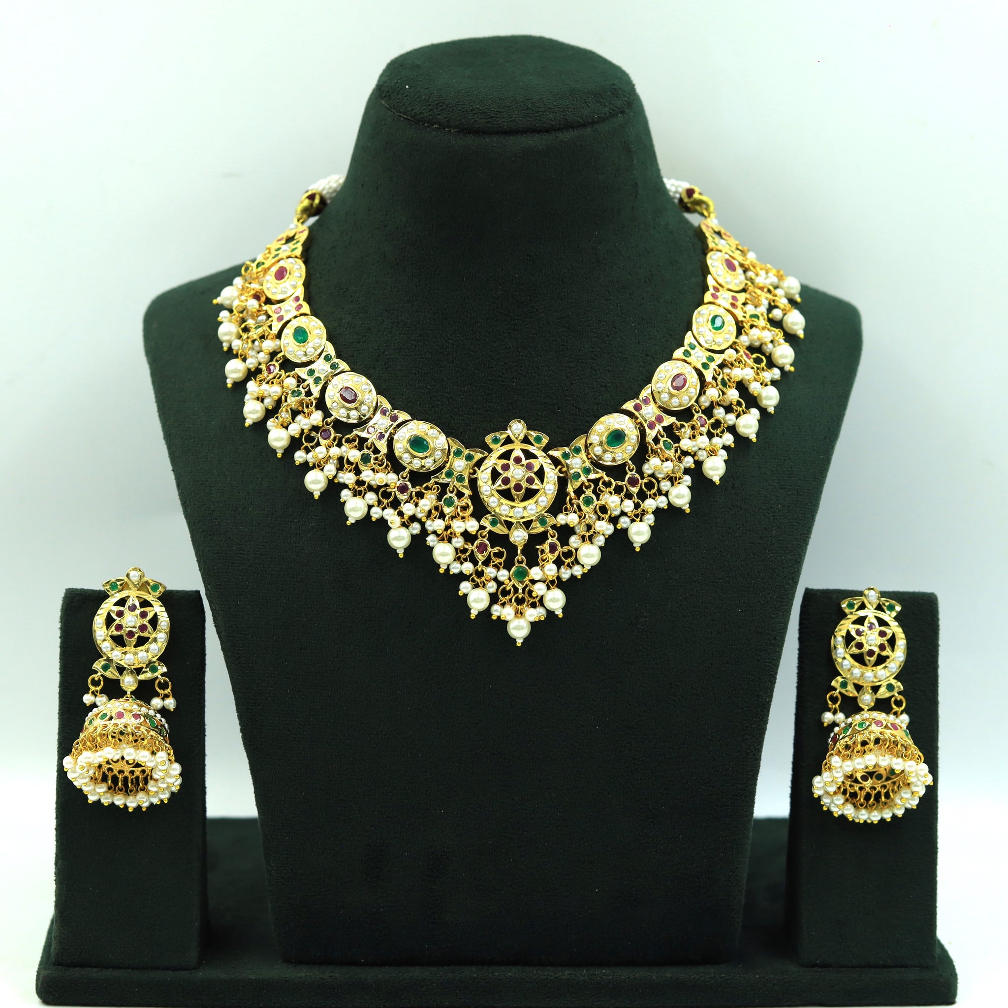 Round Neck Jadau Necklace Set 15979-65