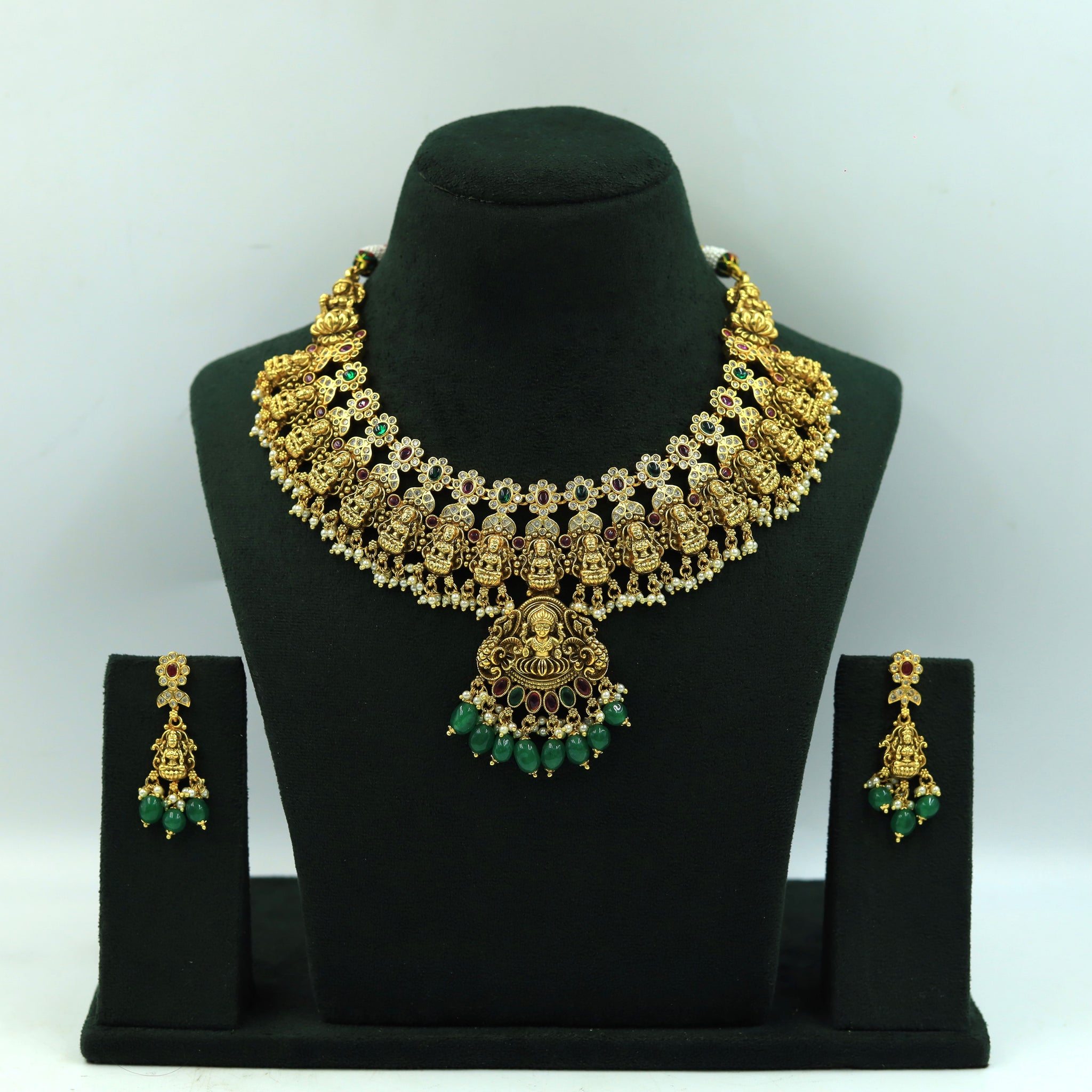 Round Neck Temple Necklace Set 15583-28