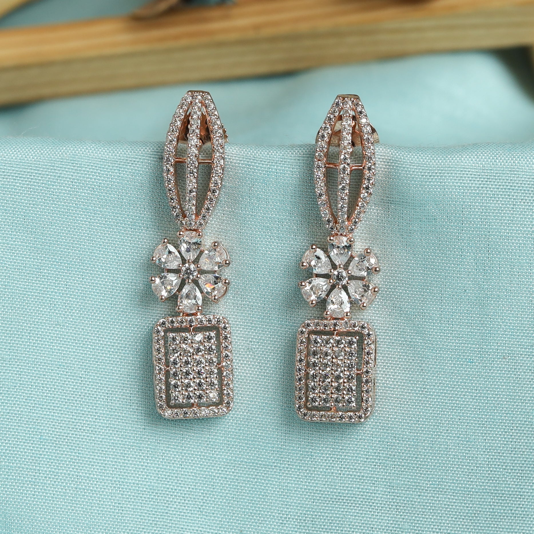 Light Earring Zircon/AD Earring 6243-08