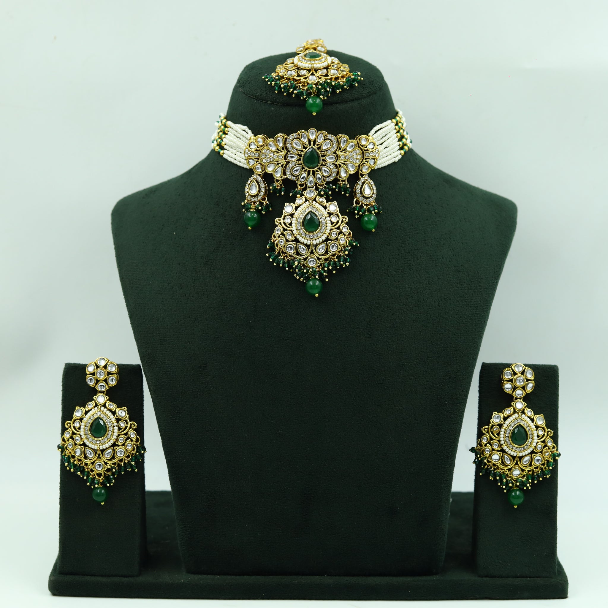 Choker Kundan Necklace Set 15918-28