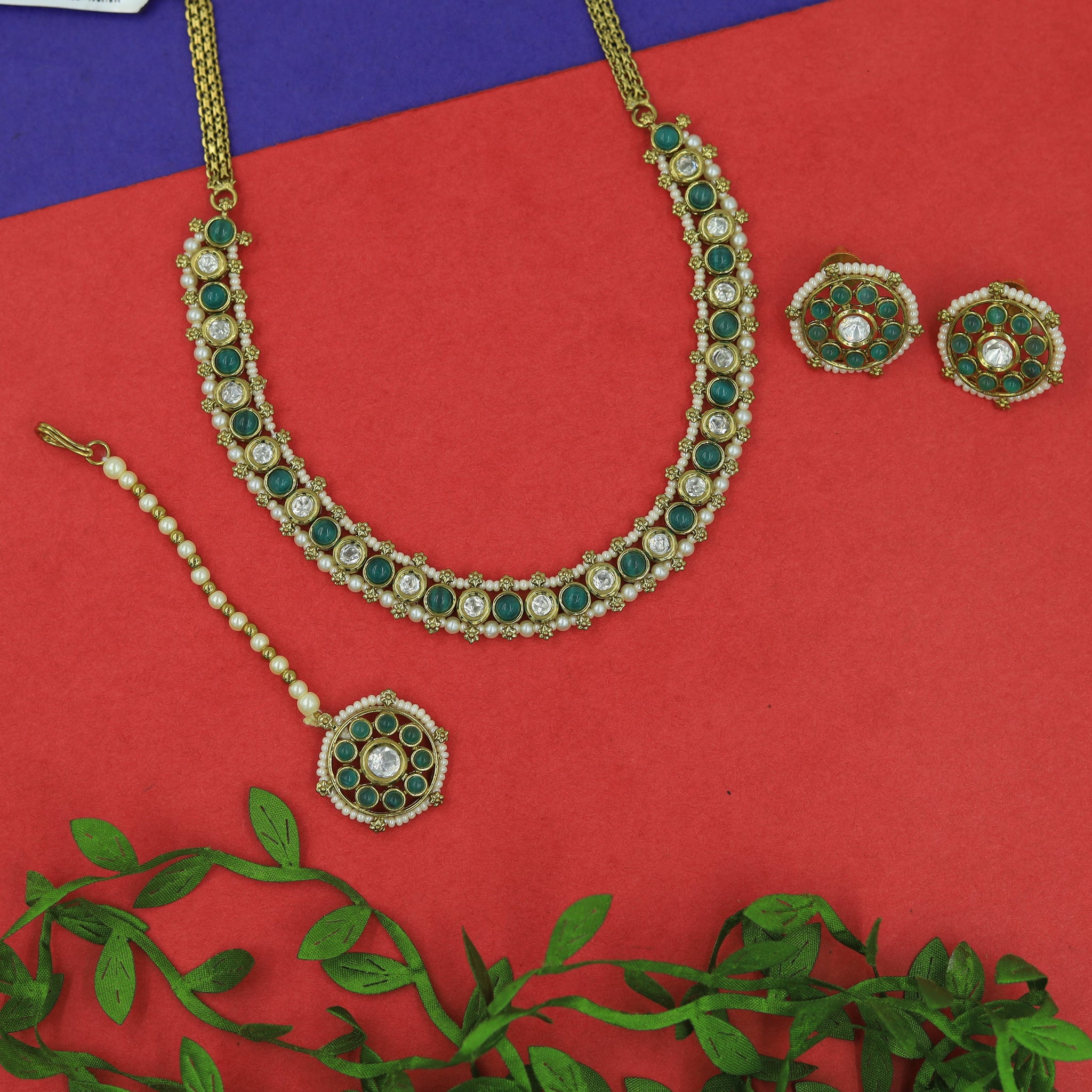 Round Neck Antique Necklace Set 13094-33