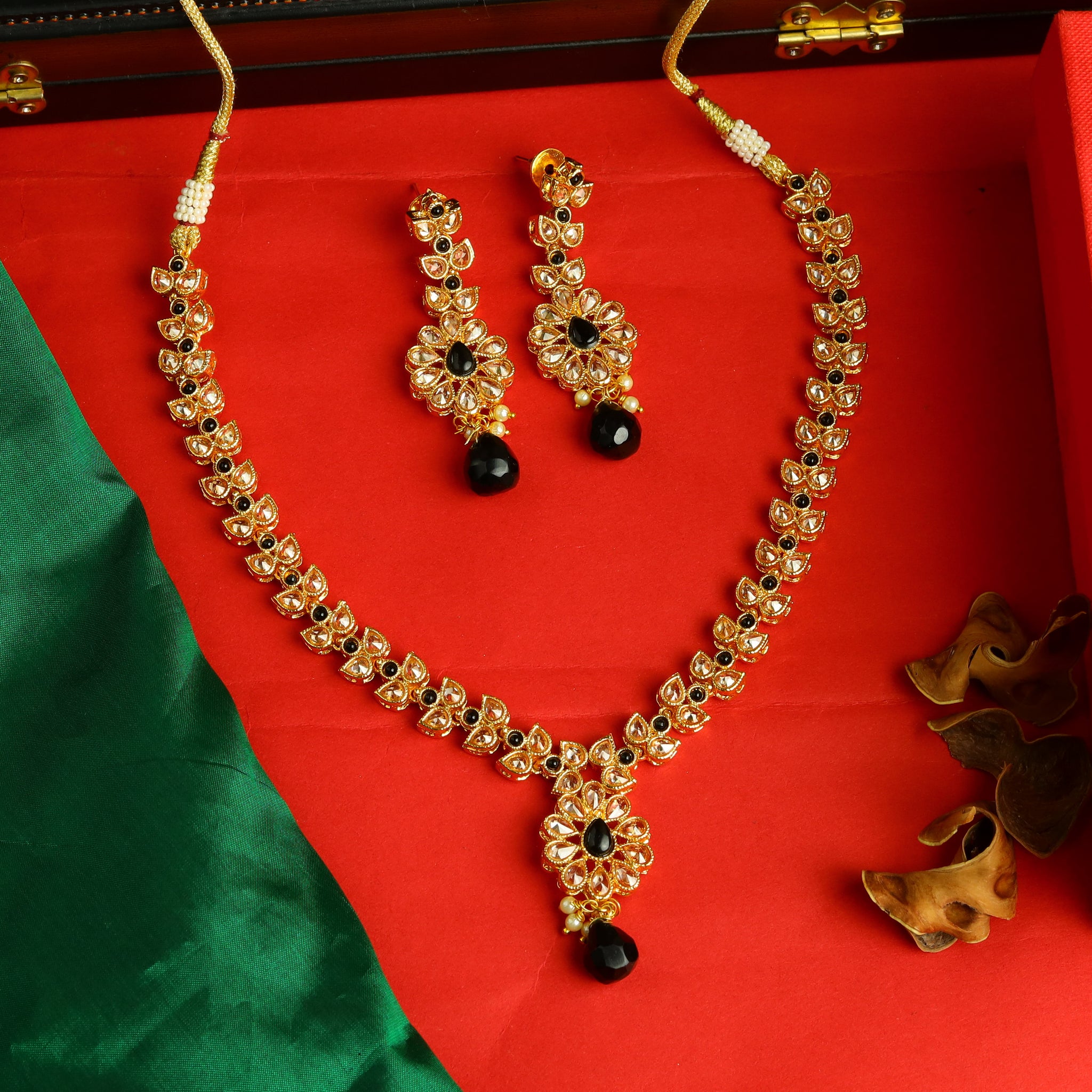 Black Gold Look Necklace Set 3799-7864